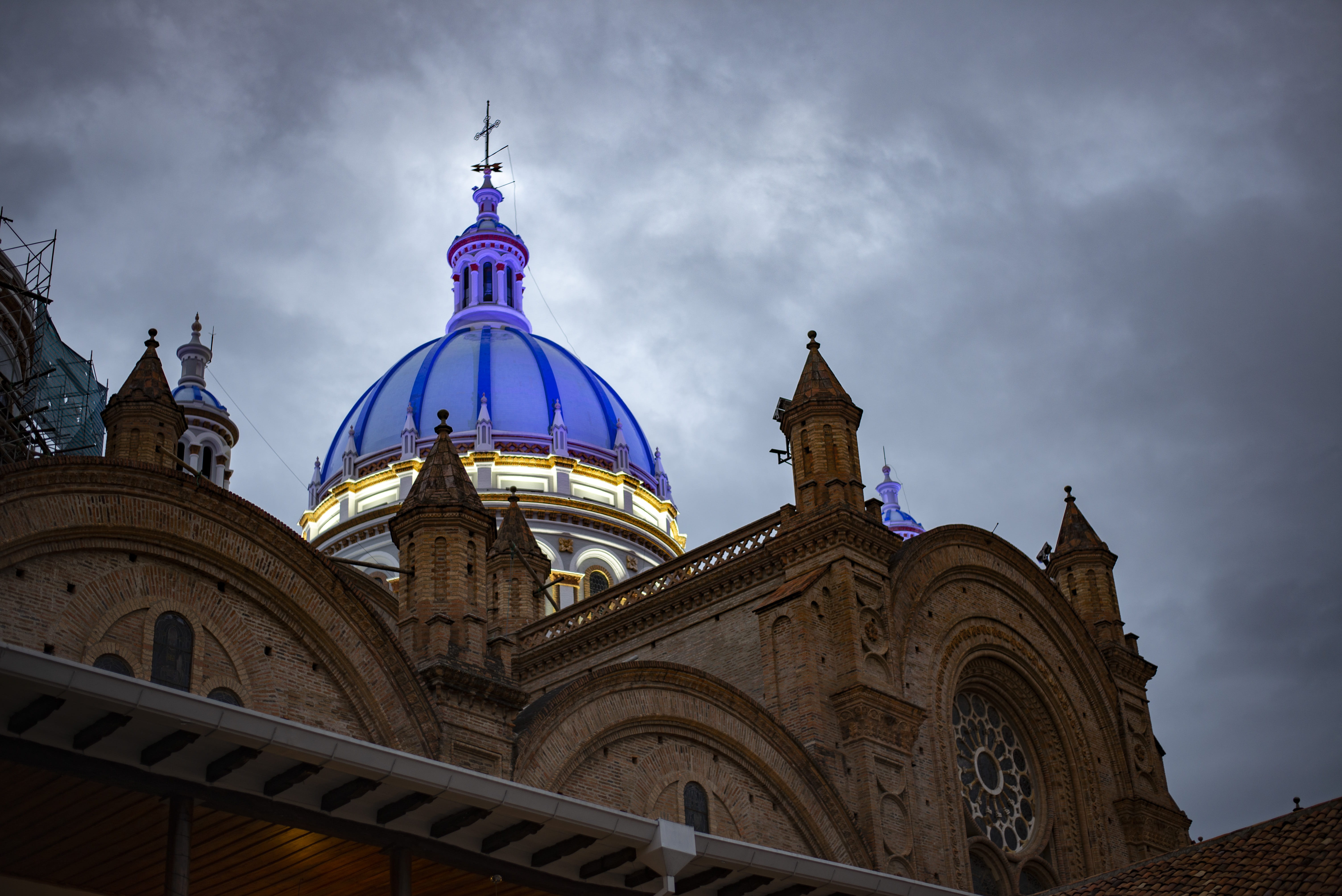 no people, travel destinations, dome, city, building, architecture, 5K, built structure, sky, travel, cathedral of cuenca, religion, building exterior, HD Wallpaper