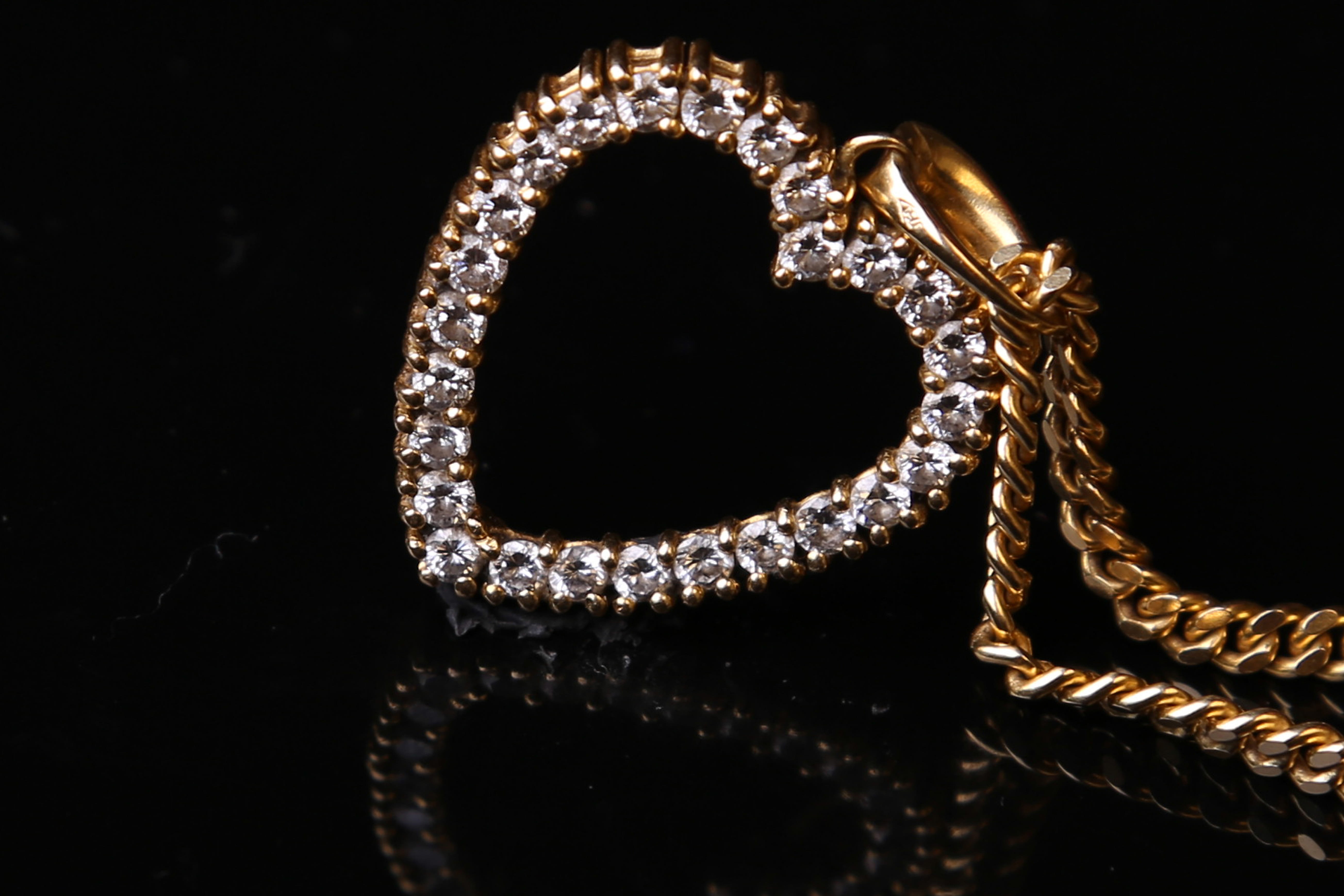 Pendant, wedding, shiny, indoors, Jewelry, 5K, no people, gold colored, black background, expense, single object, Necklace, elegance, ornate, luxury, wealth, HD Wallpaper