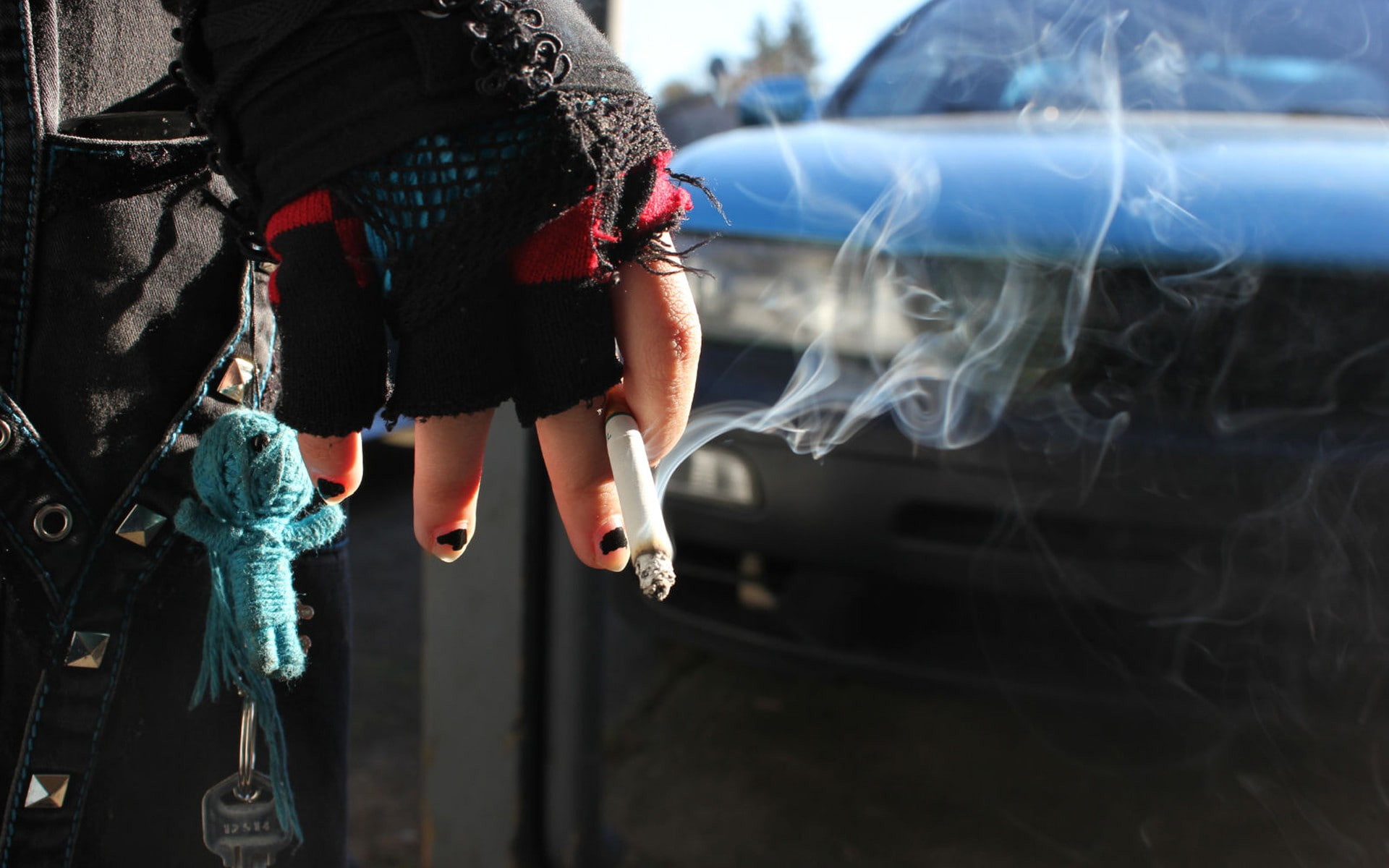hands, smoke, key, 1080P, cars, cigarettes, voodoo, smoking, HD Wallpaper