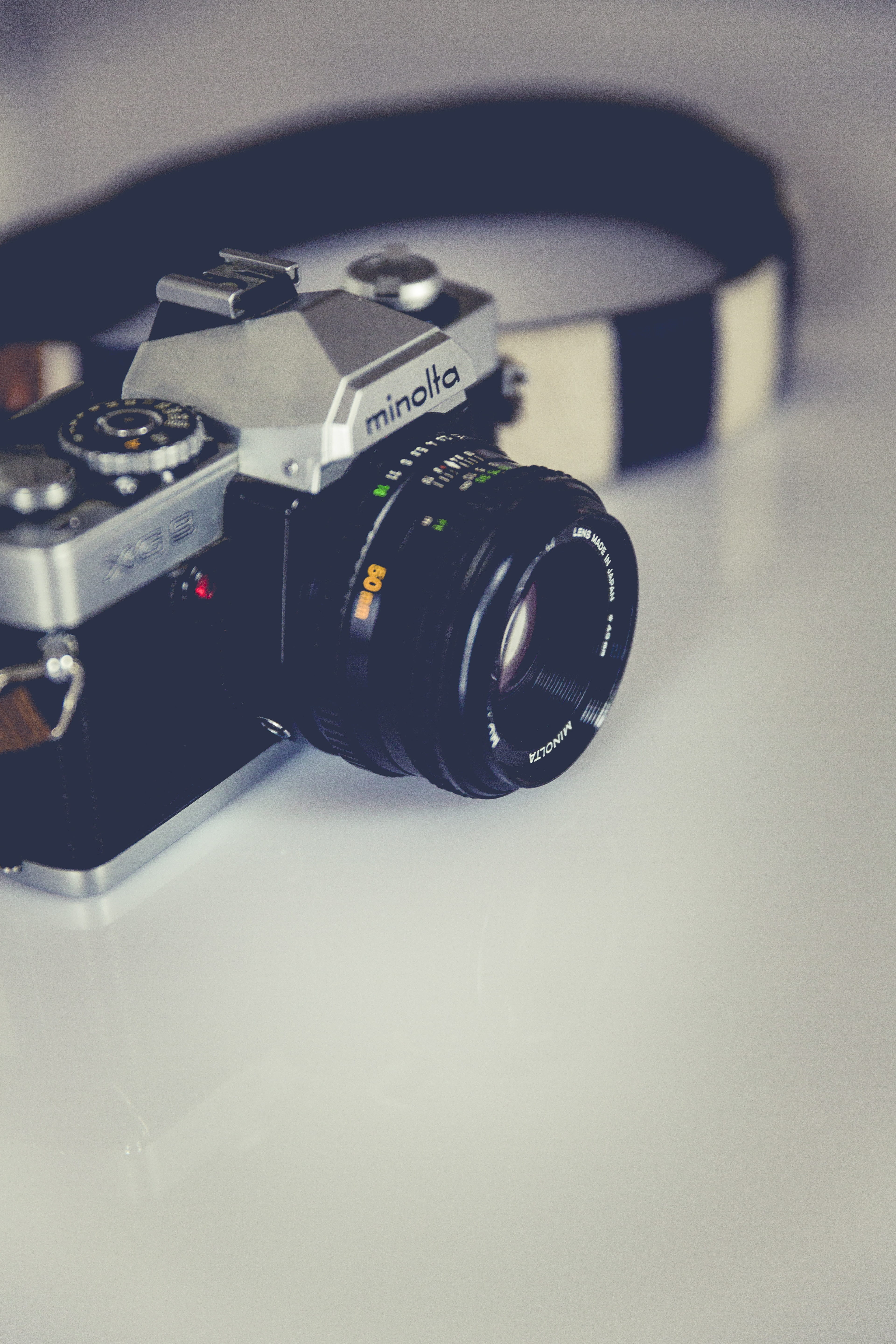 designer, photography, 5K, instagramm, housing, elegance, black, metal, camera - photographic equipment, photography themes, image, lens, slr camera, indoors, Phone HD Wallpaper