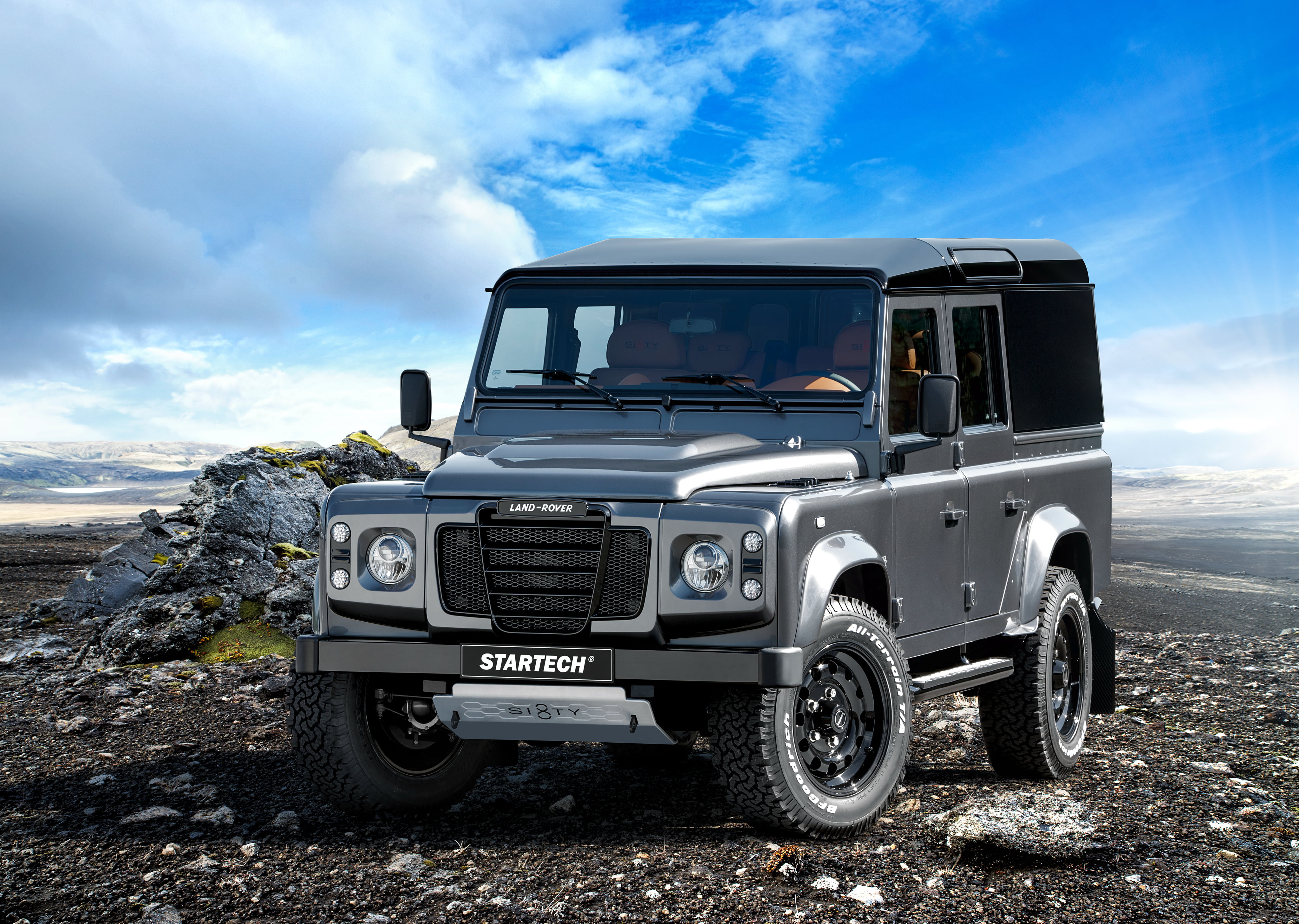 outdoors, defender, one person, mode of transportation, travel, gray, landscape, land vehicle, car, motor vehicle, land, stationary, real people, sky, Startech, HD Wallpaper