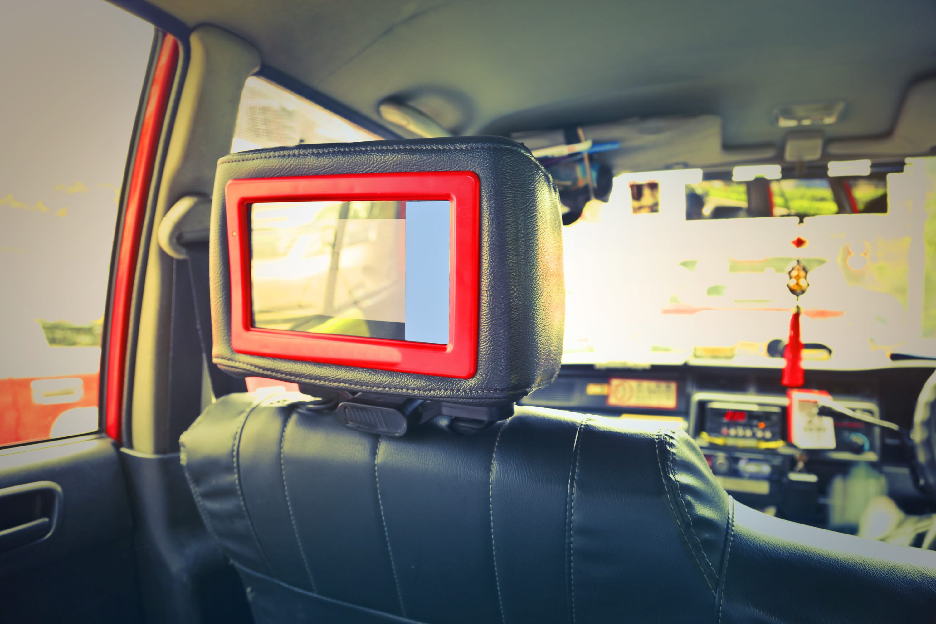 back, frame, 2K, car, automobile, train, equipment, computer screen, mode of transportation, led, back seat, vehicle seat, dashboard, seat, luxury, view, HD Wallpaper