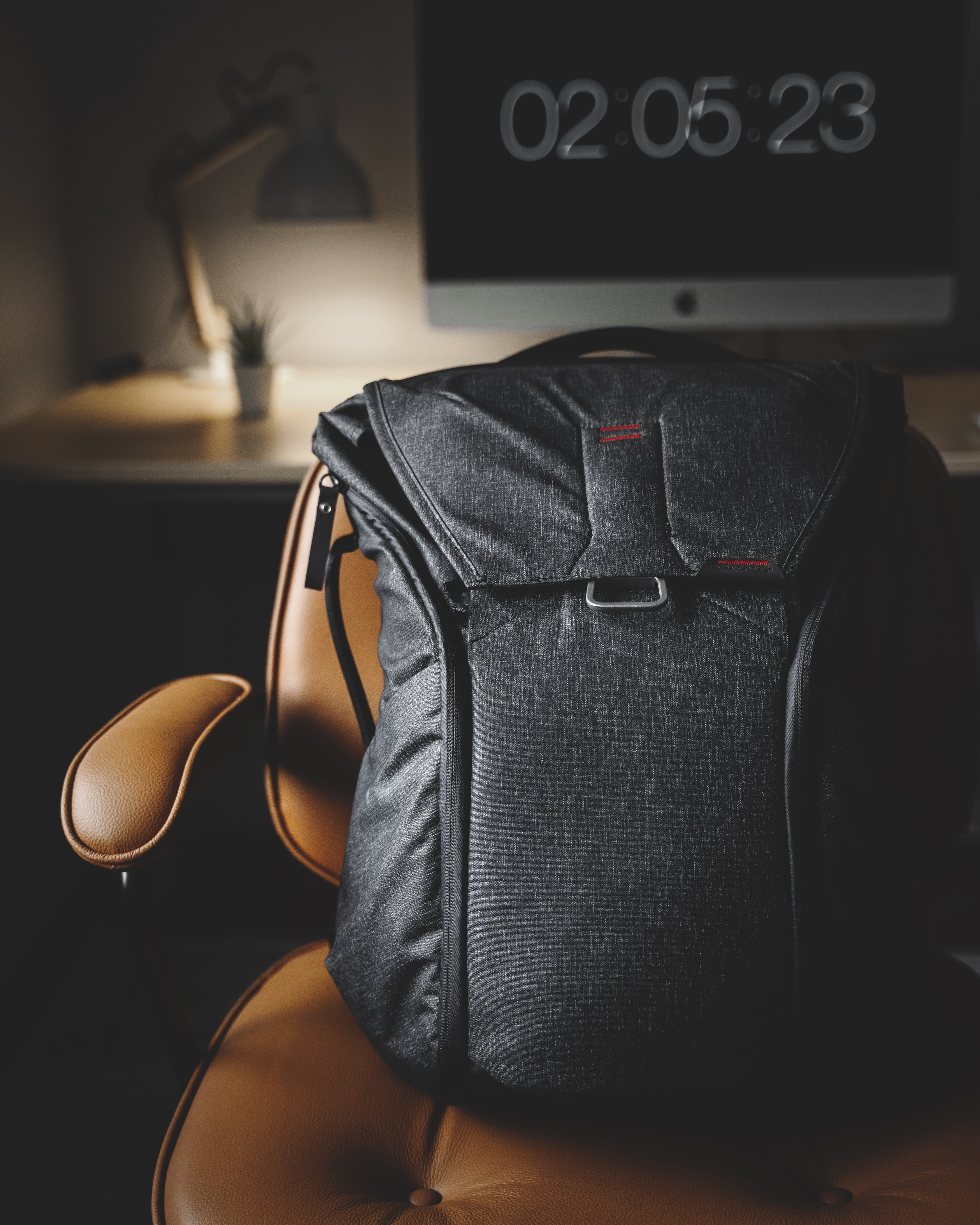 brown, luggage, clothing, indoors, accessories, black, everyday carry, leather, focus on foreground, product photography, home interior, day, furniture, Phone HD Wallpaper