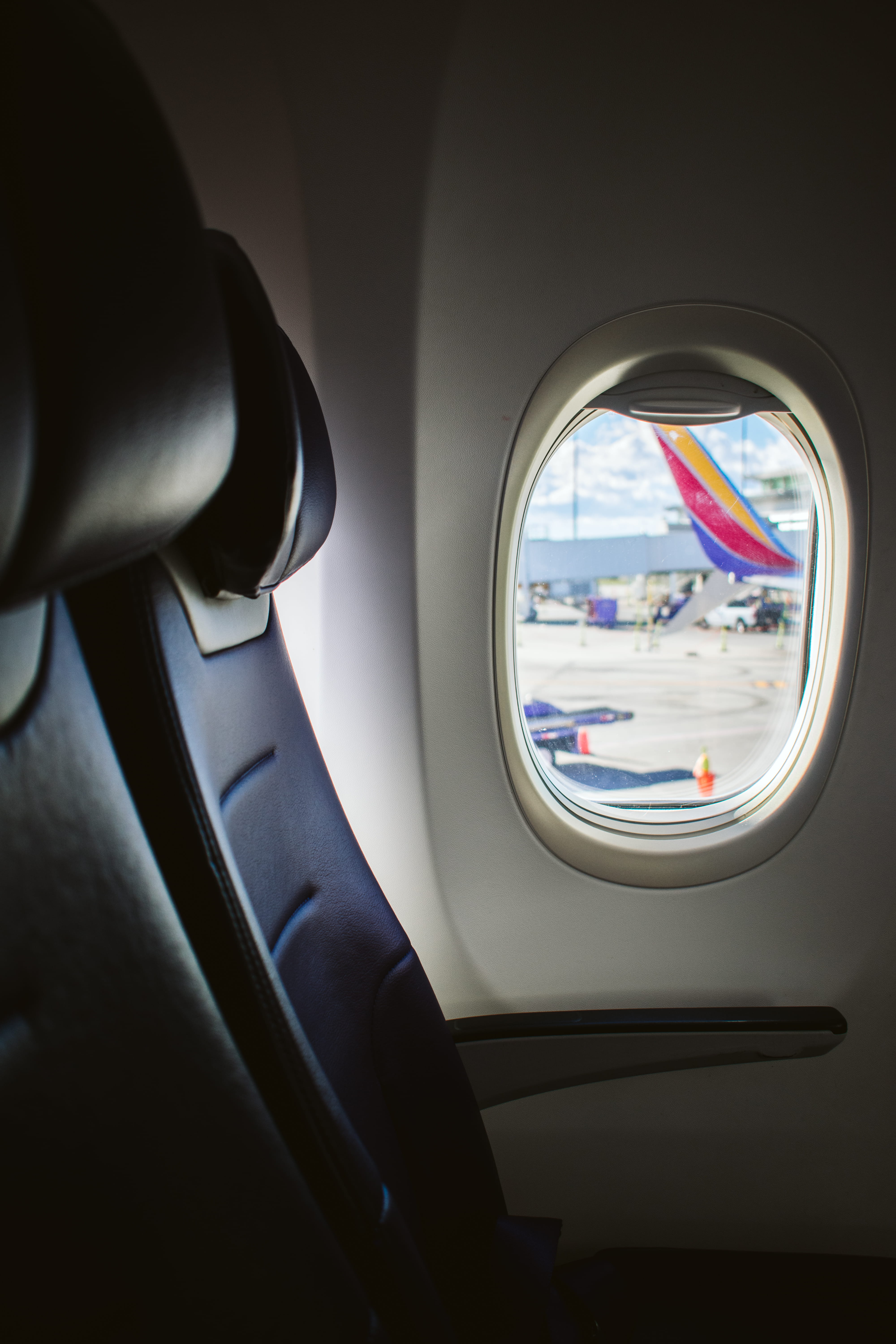 tire, porthole, planes, indoors, vehicle seat, flying, fisheye, vehicle interior, travel, people, machine, headrest, car, seat, transportation, public transportation, Phone HD Wallpaper