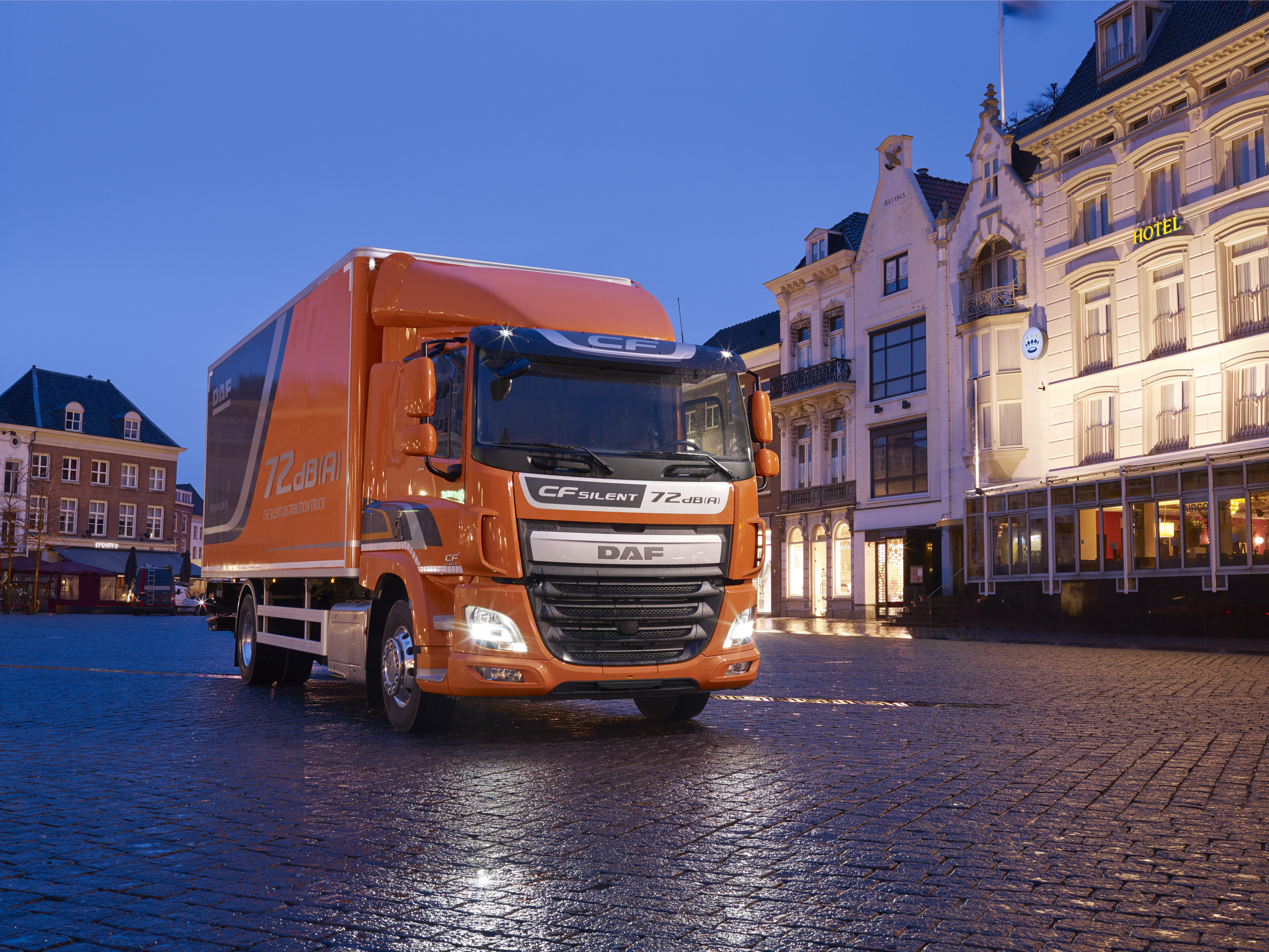 4x2, DAF CF 370 FA, area, DAF, dampness, orange, platform, Euro6, the city, lighting, the evening, light, 5K, Silent, van, HD Wallpaper