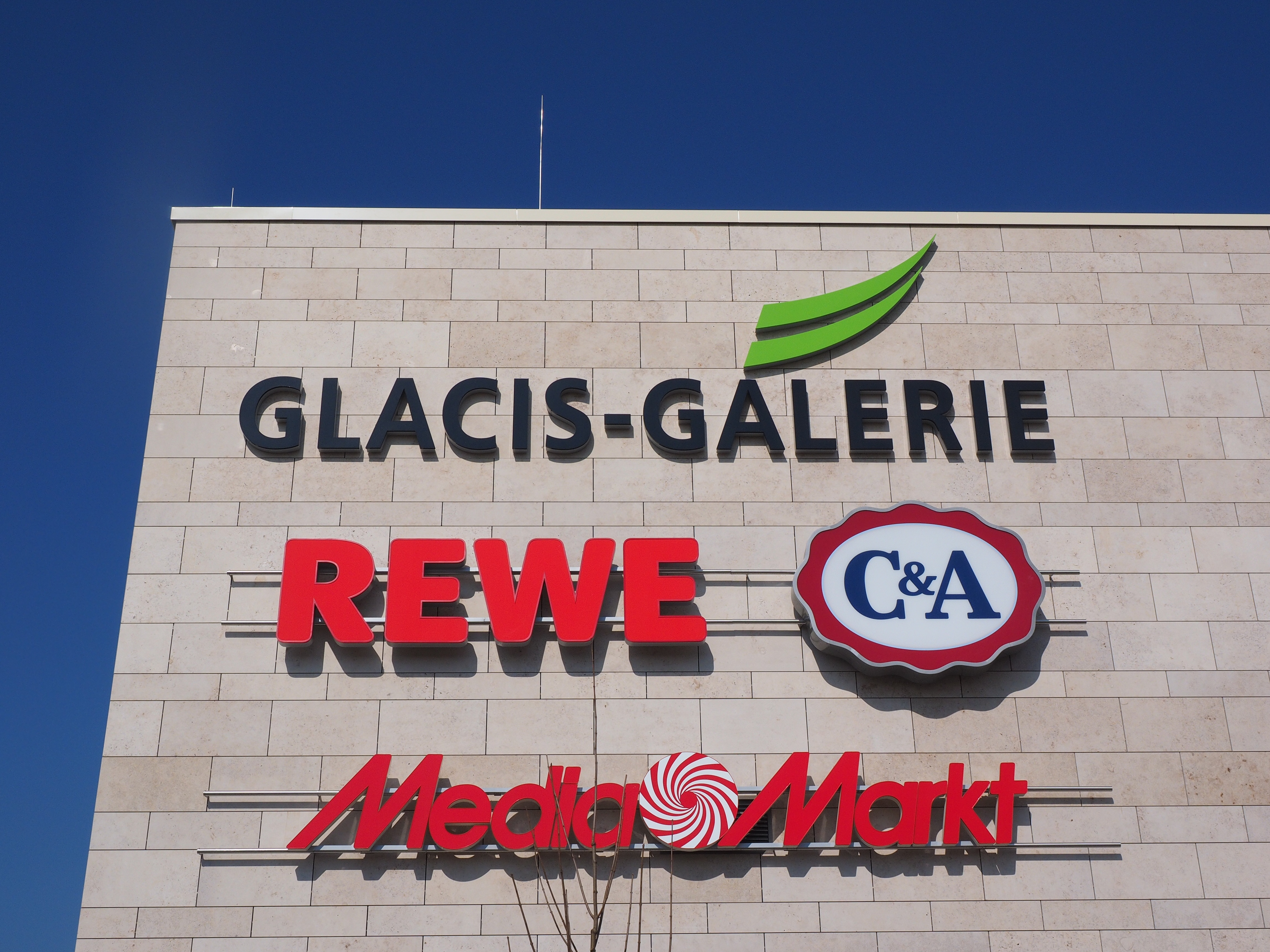 text, shoppingmall, new ulm, rewe, media markt, outdoors, sectors, red, information, shopping center, advertising signs, built structure, retail stores, HD Wallpaper