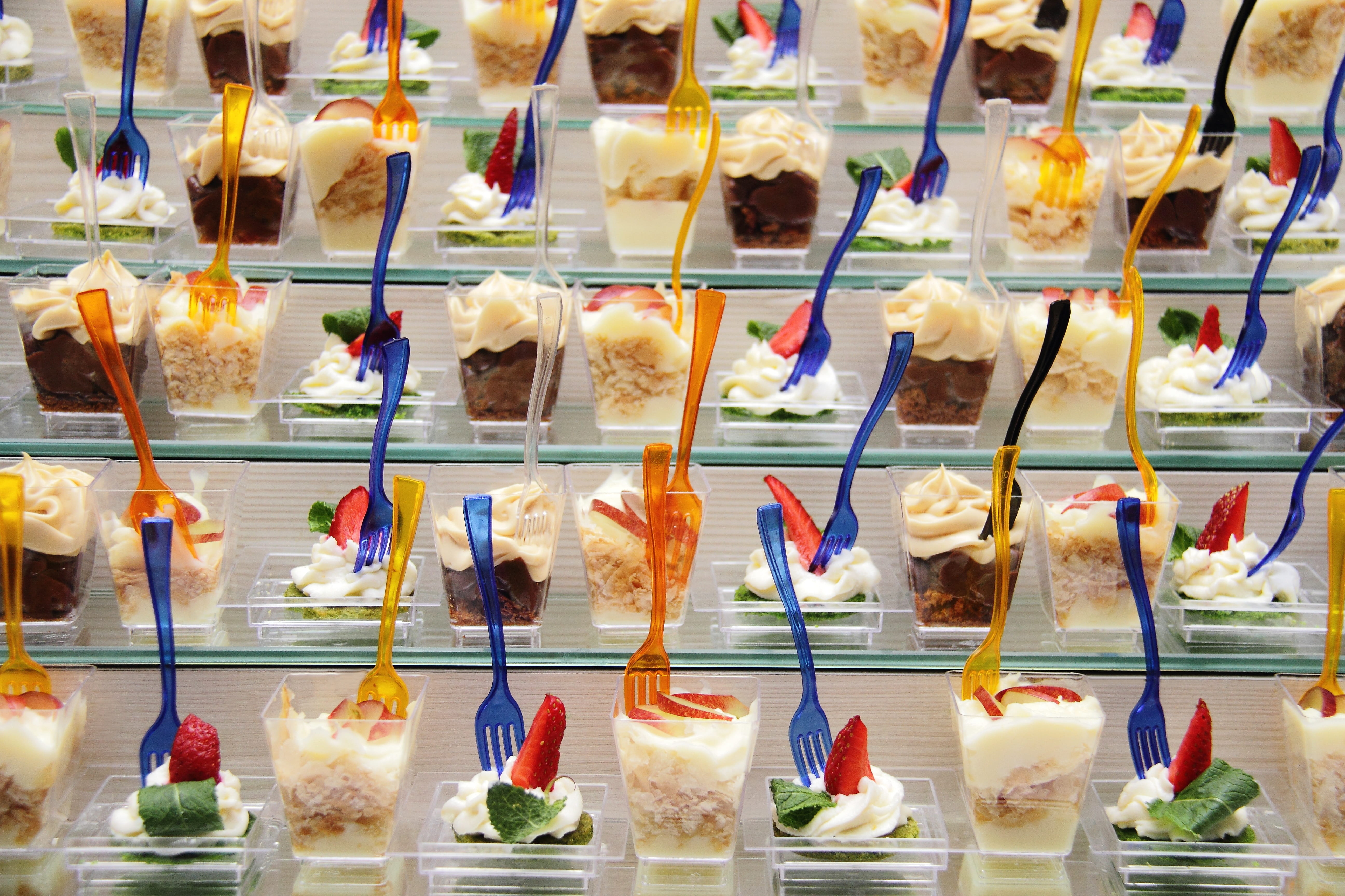 arrangement, in a row, choice, retail, variation, 5K, restaurant, canape, buffet, retail display, indoors, temptation, cutlery, reception, banquette, dessert, HD Wallpaper