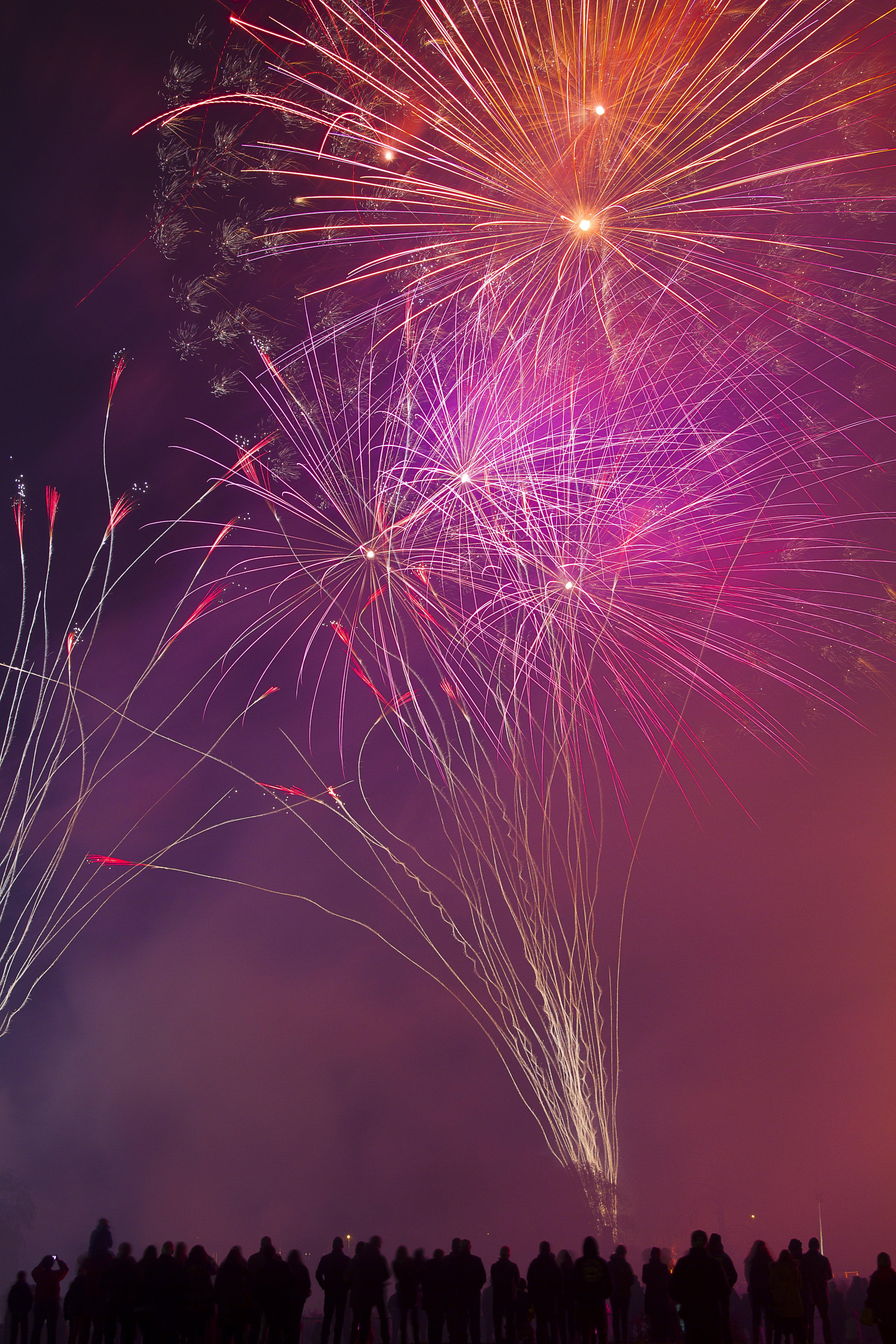 sparks, night, dark, event, fireworks, 5K, sky, color, smoke, celebration event, real people, nature, crowd, illuminated, abstract, independence day, firework - man made object, Phone HD Wallpaper