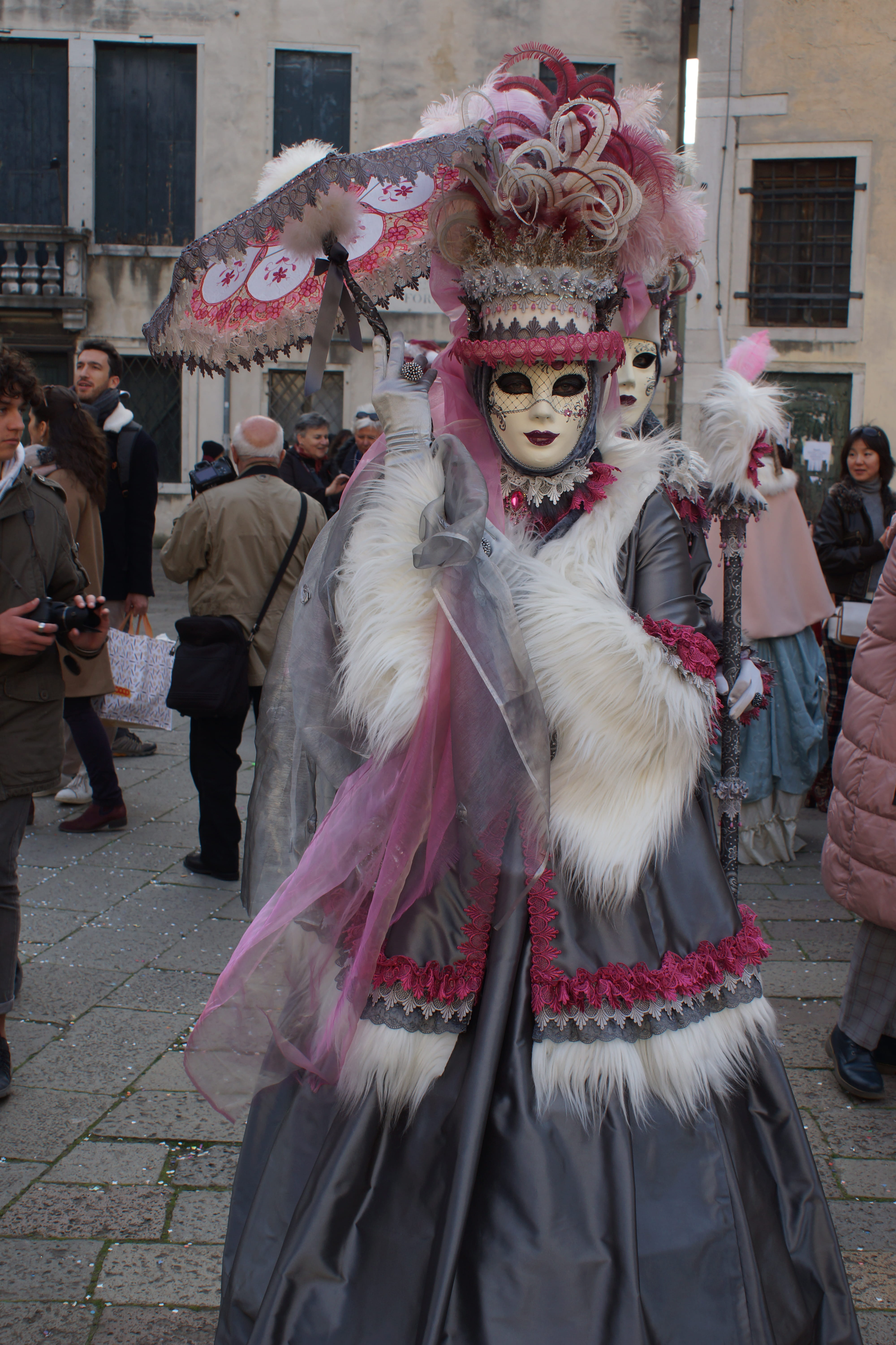 carnival, disguise, people, hair, 5K, costume, incidental people, musician, musical instrument, mask - disguise, pedestrian, event, festival, theme park, Phone HD Wallpaper