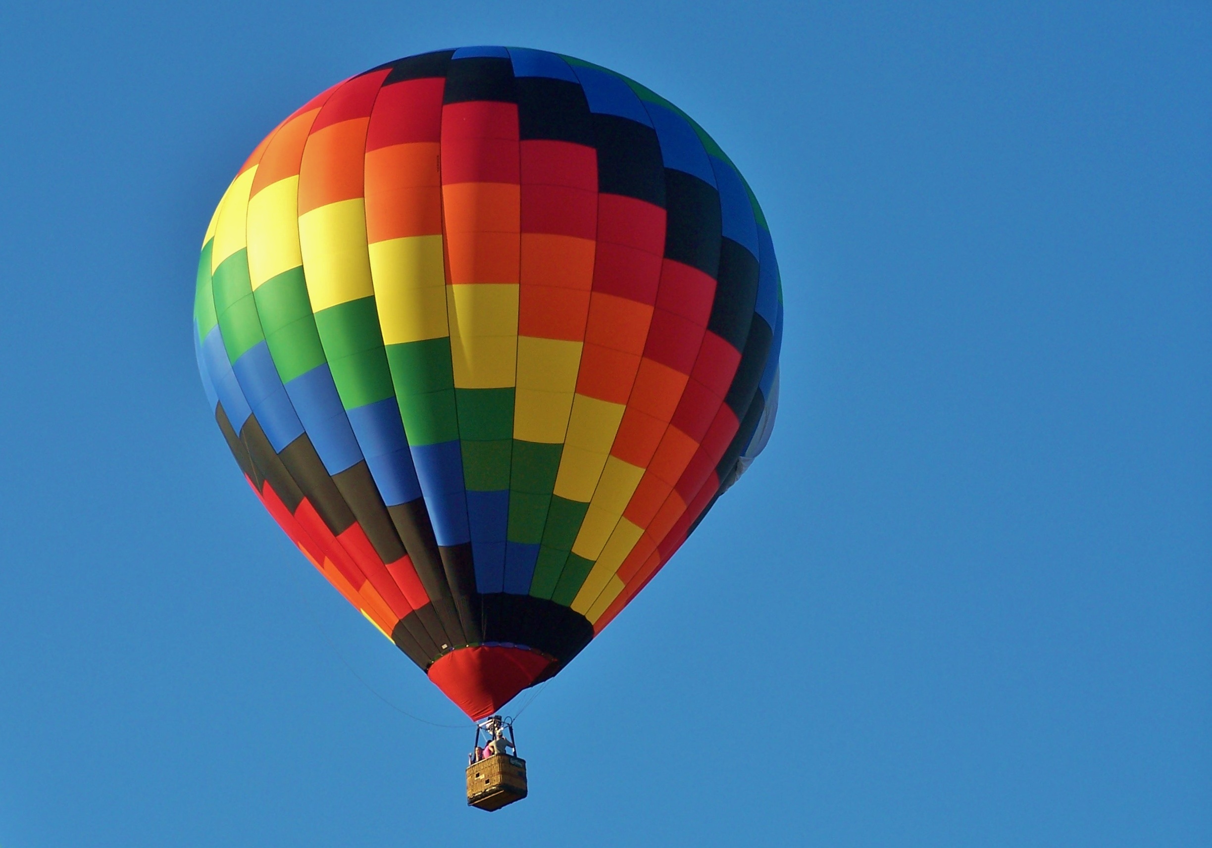 blue, red, 1080P, multi colored, rise, aircraft, clear sky, hot, hot air balloon, travel, adventure, moving up, air vehicle, multicolored, container, fun, HD Wallpaper