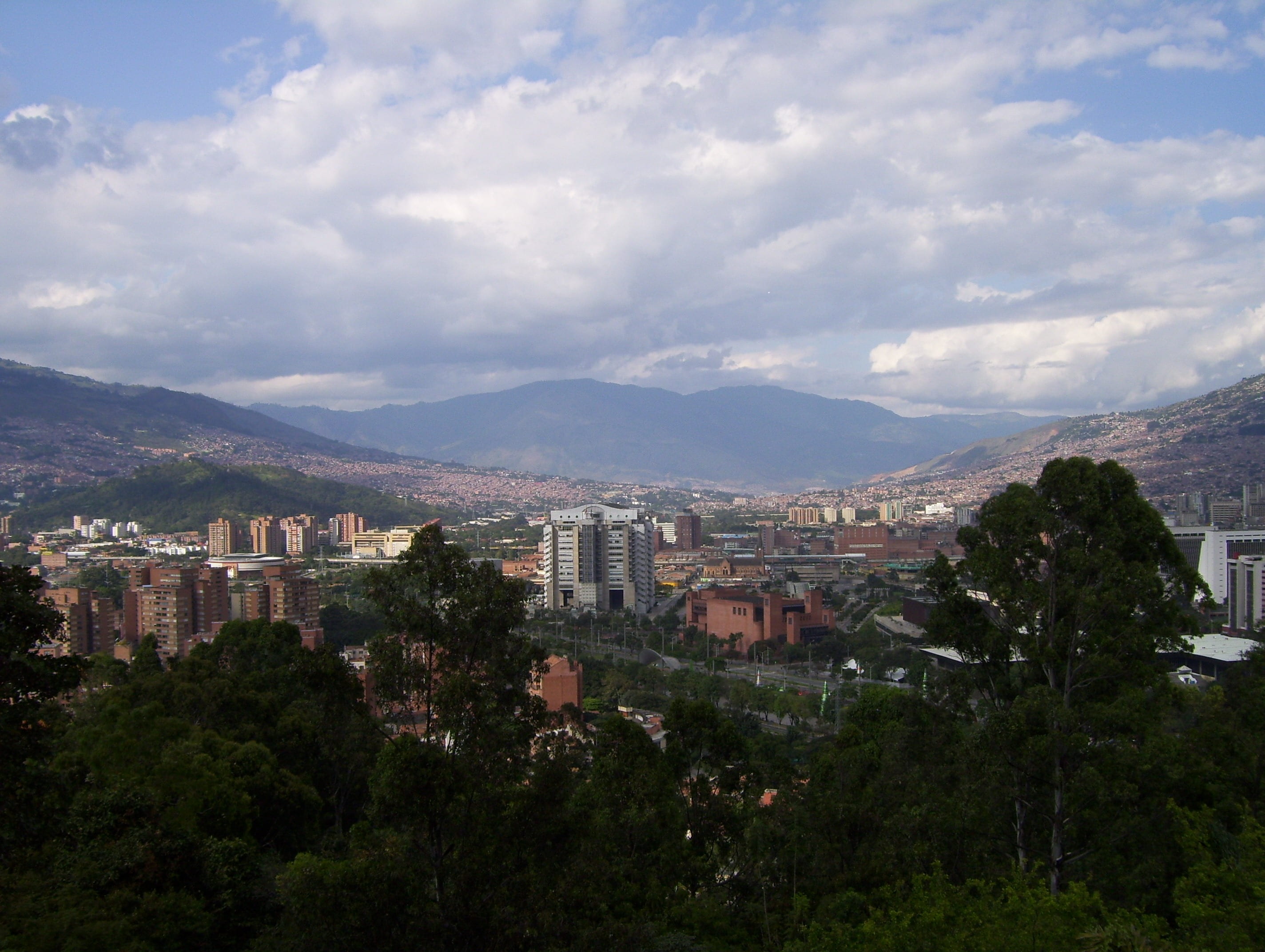 no people, cityscape, downtown, skyline, residential district, tree, medellín, metropolitan, cloud - sky, city, building exterior, buildings, urban, beauty in nature, HD Wallpaper