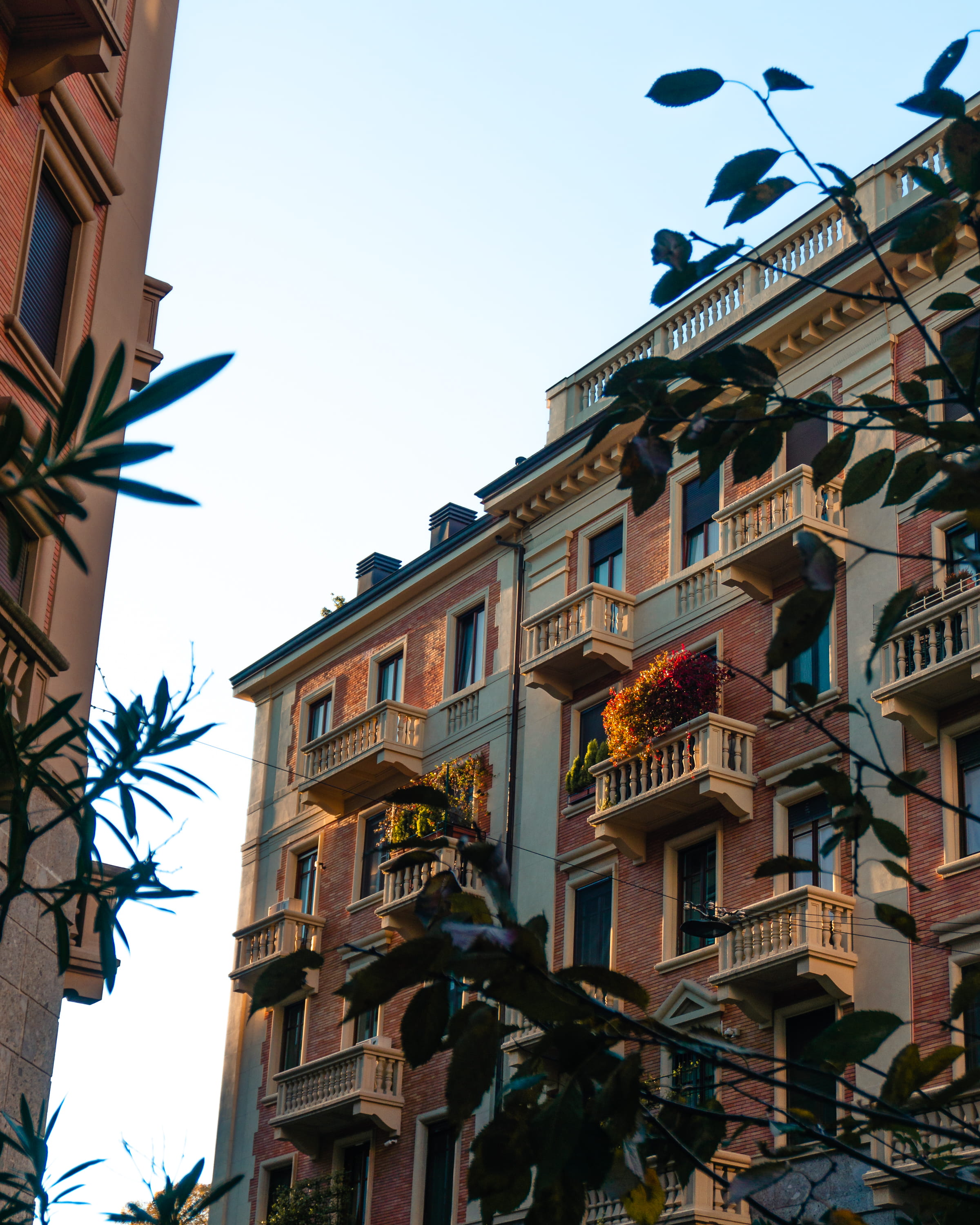milano, milan, window, sky, pink, warm, italy, building exterior, 2K, nature, relax, architecture, built structure, travel destinations, facade, chill, Phone HD Wallpaper