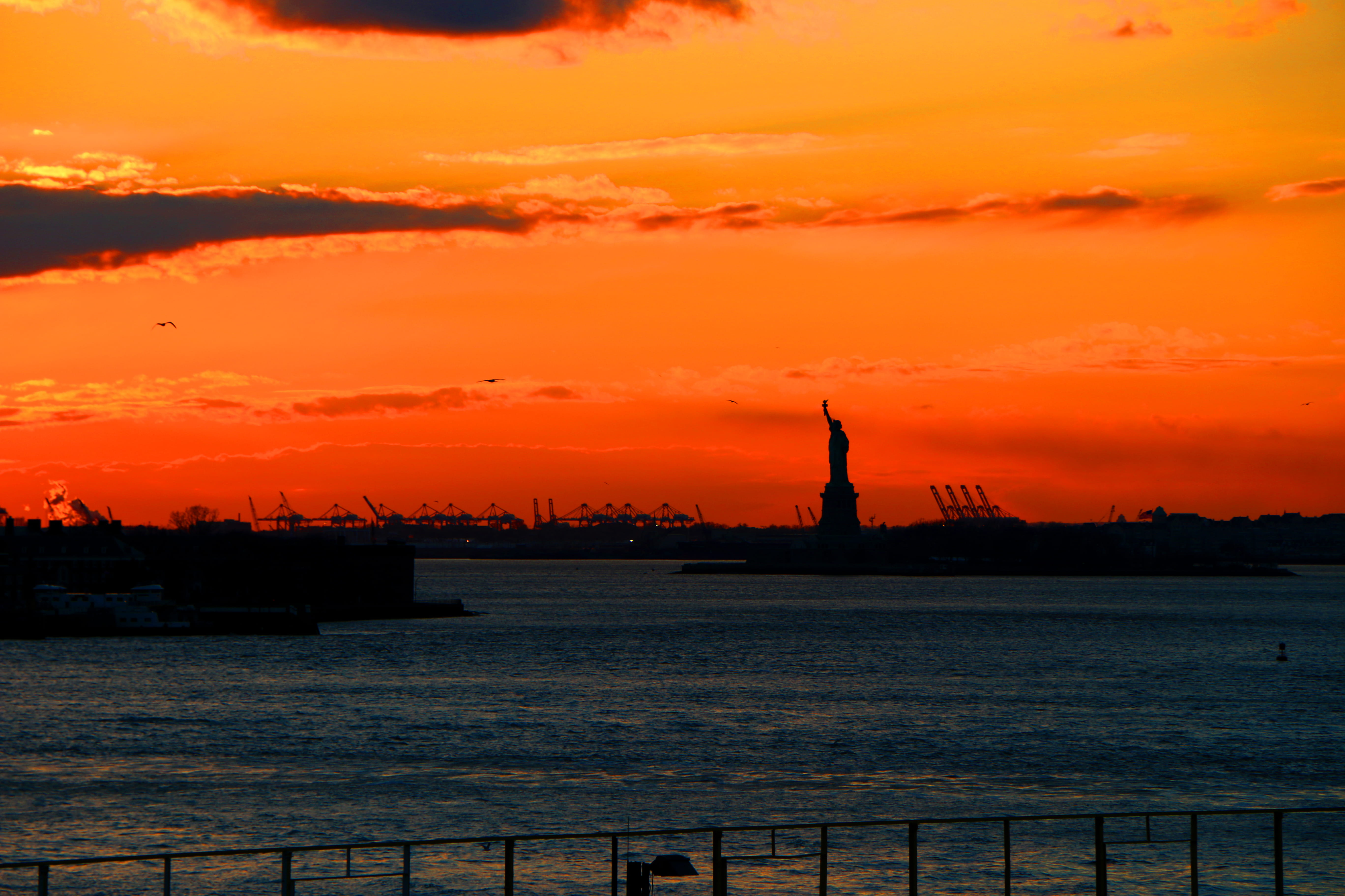 outdoors, liberty, water, architecture, tourism, brooklyn heights promenade, nature, silhouette, built structure, statue, new york, travel, beauty in nature, HD Wallpaper