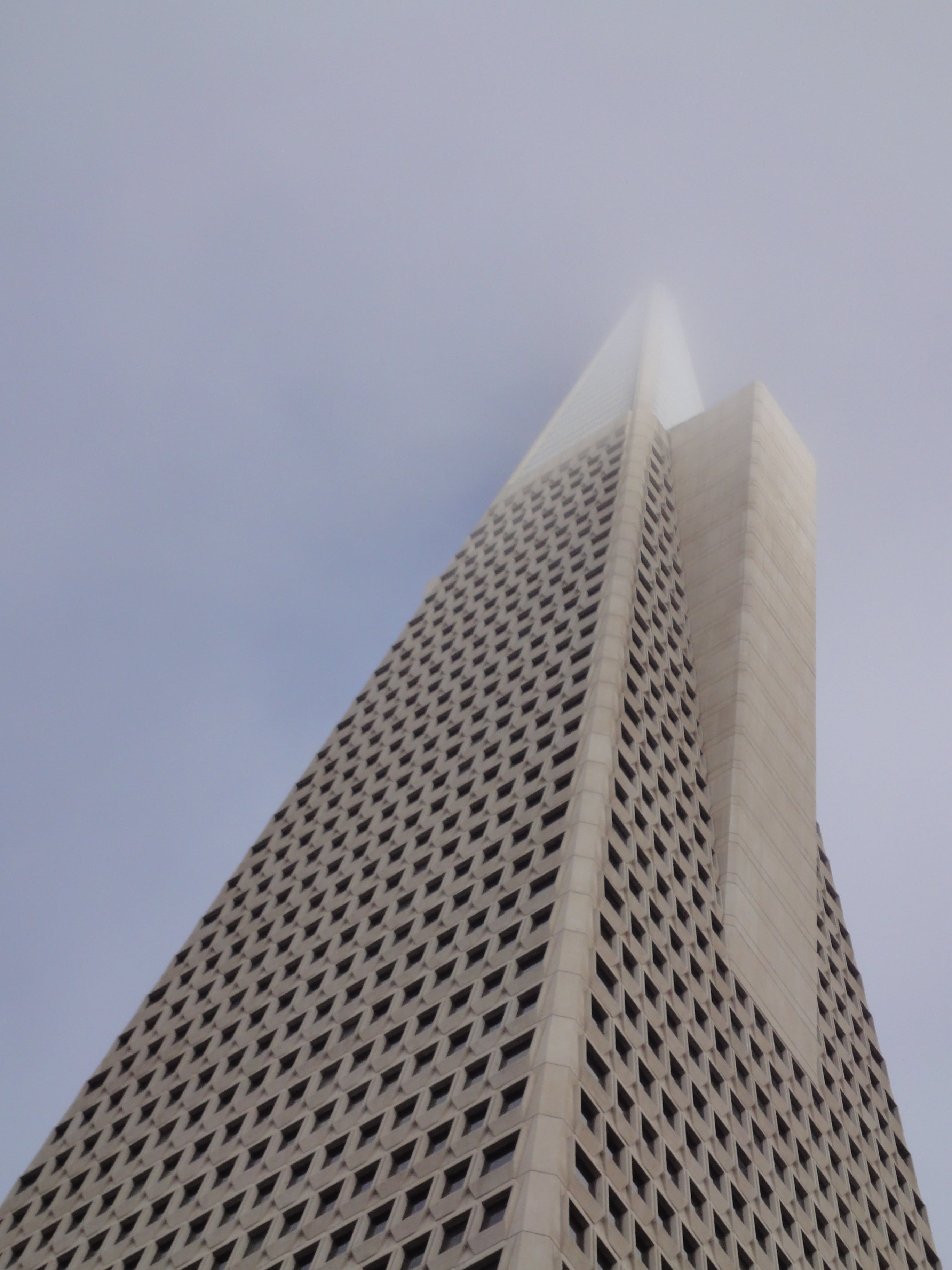bank of america, building, skyscraper, united states, city, pyramid, outdoors, 2K, modern, fog, pattern, san francisco, nature, travel destinations, built Structure, Phone HD Wallpaper