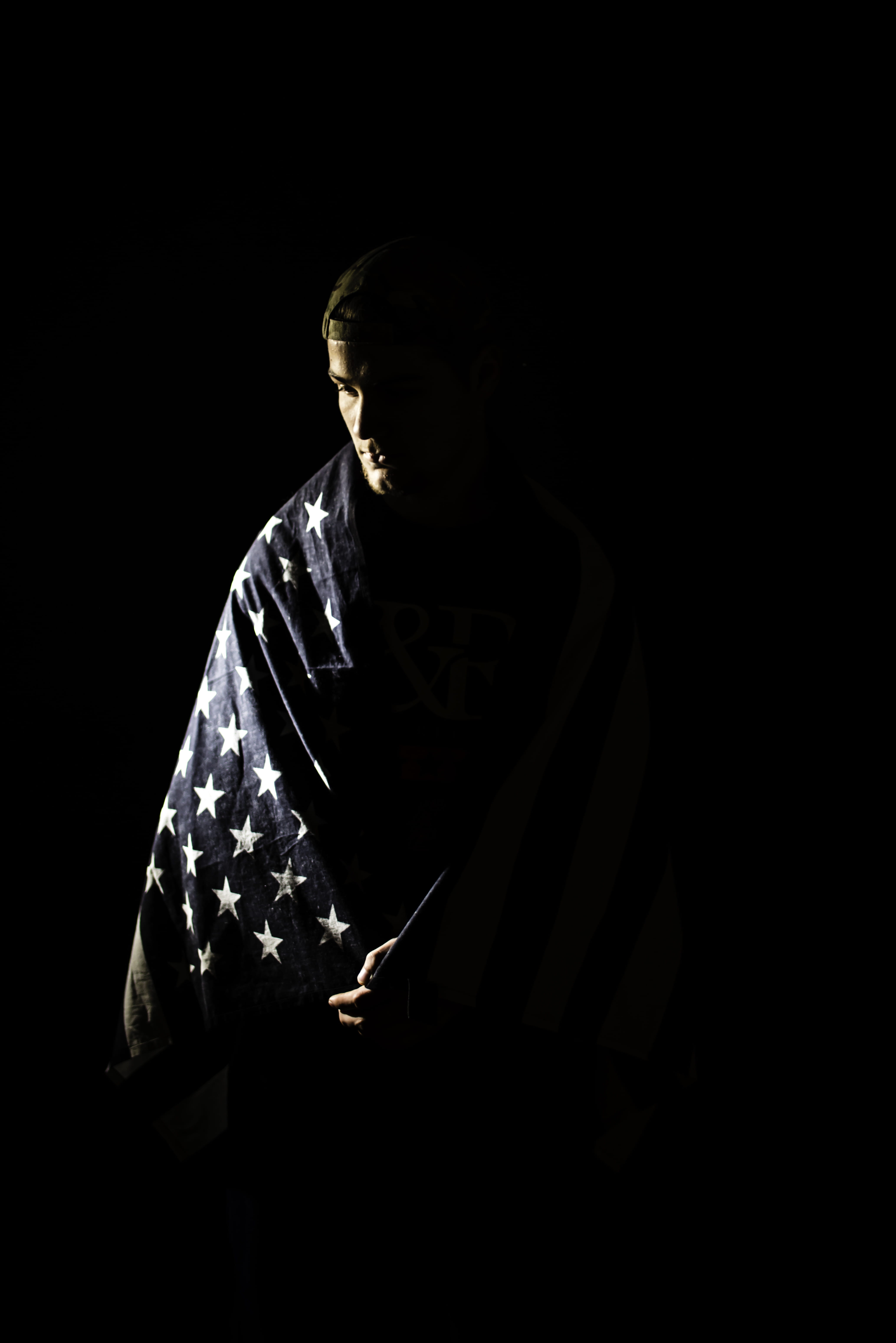 silhouette, light - natural phenomenon, waist up, serious, studio portrait, cut out, shadow, mature adult, american, looking, contemplation, wearing, flag, Phone HD Wallpaper