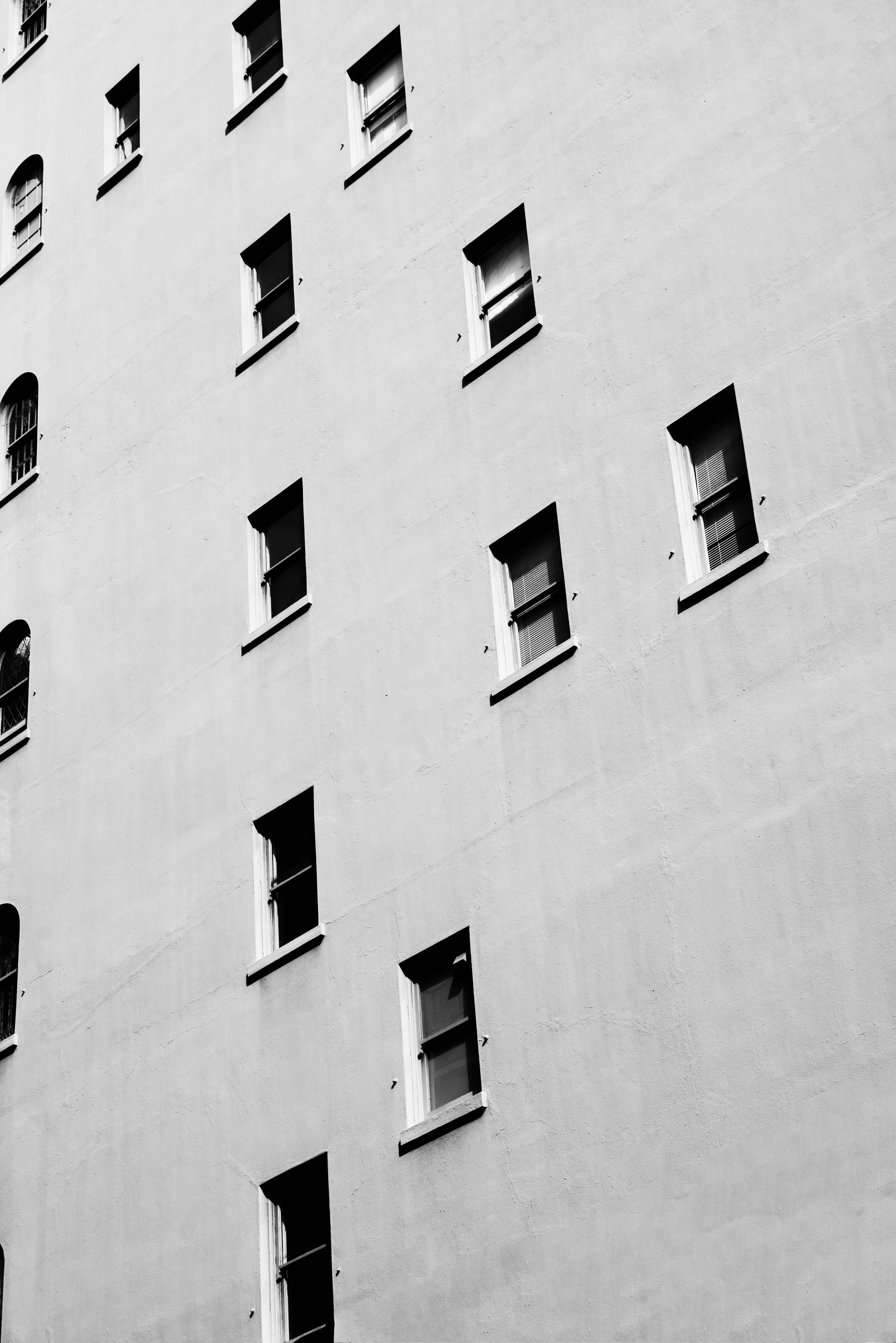 outdoors, placed, no people, floor, randomly, residential district, day, architecture, building exterior, contrast, black and white, building, Phone HD Wallpaper