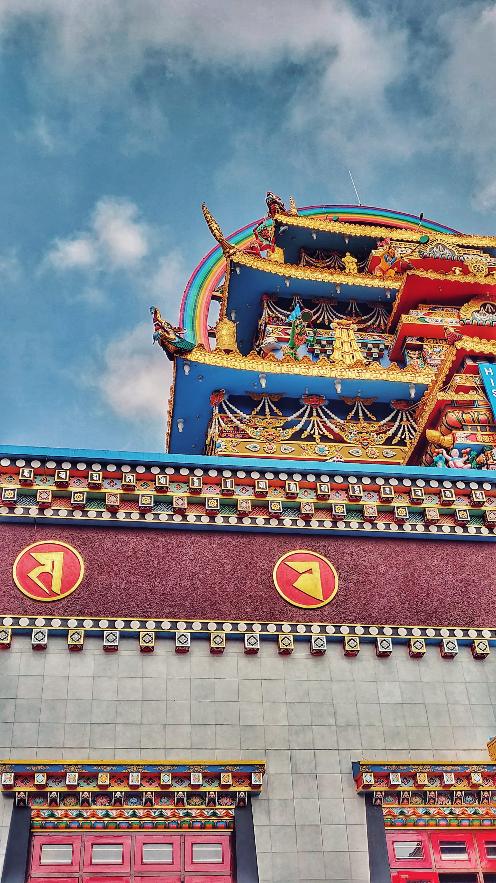 religion, structure, india, scape, chinese new year, arts culture and entertainment, festival, outdoors, spirituality, multi colored, low angle view, senabinakuppe, Phone HD Wallpaper