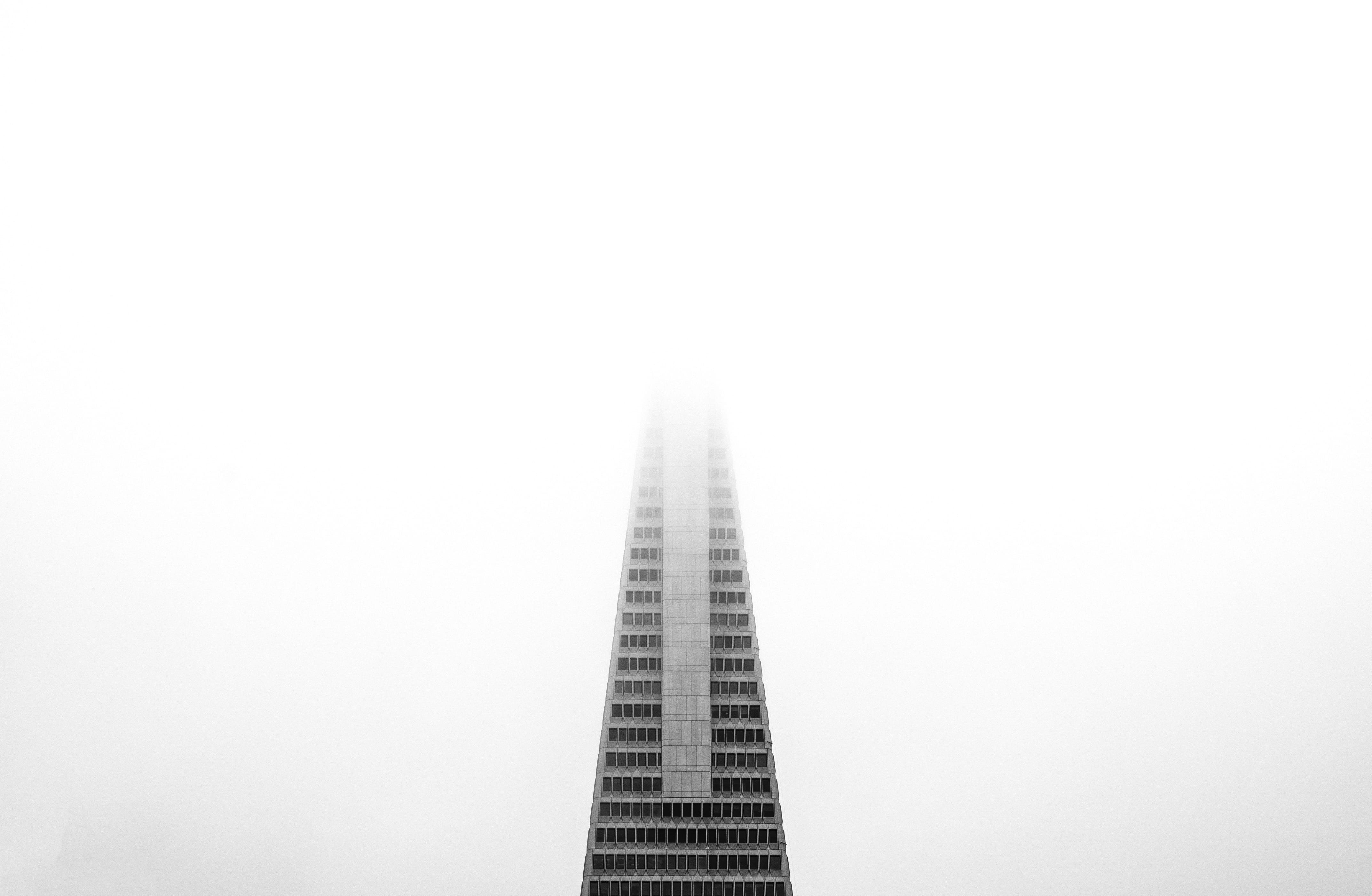 architecture, directly below, tower, smog, apartment, tall - high, fog, minimal, transamerica pyramid, san francisco, sky, 4K, blackandwhite, day, building, HD Wallpaper