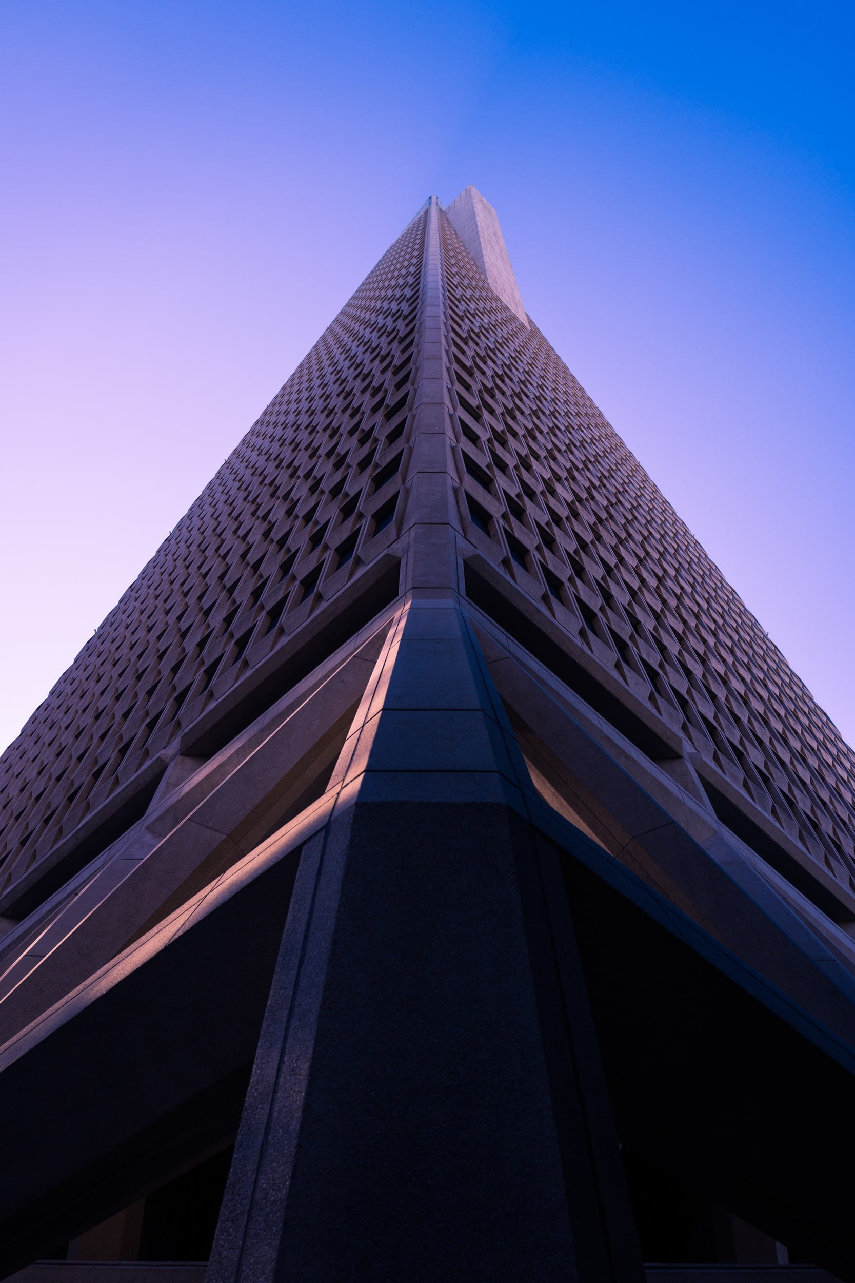 clear sky, perspective, modern, united states, skyscraper, tall - high, directly below, architecture, office, no people, low angle view, city, building, Phone HD Wallpaper