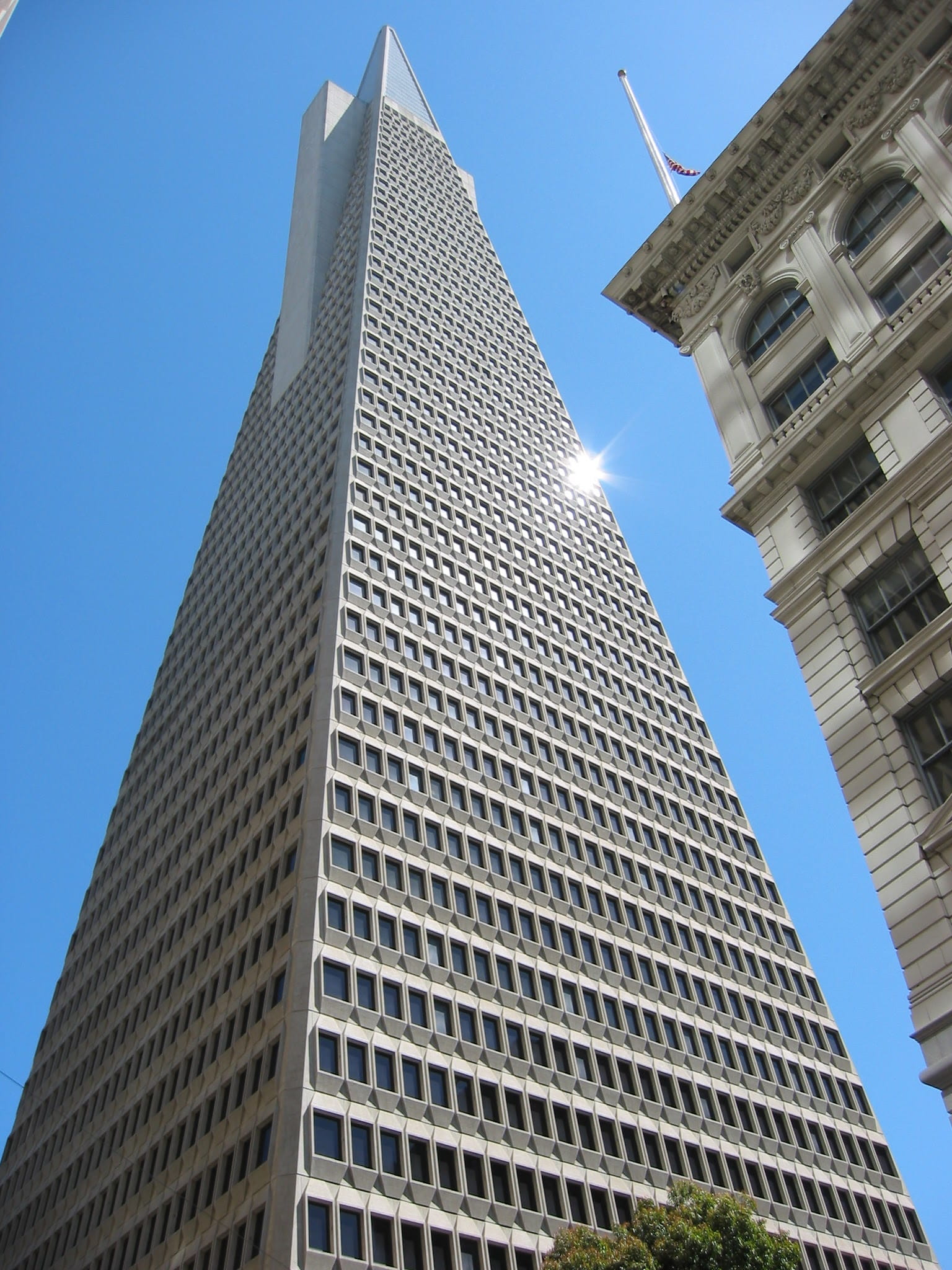 office, no people, transamerica pyramid, sunlight, clear sky, sky, tall - high, low angle view, building, spire, office building exterior, 1080P, built structure, Phone HD Wallpaper