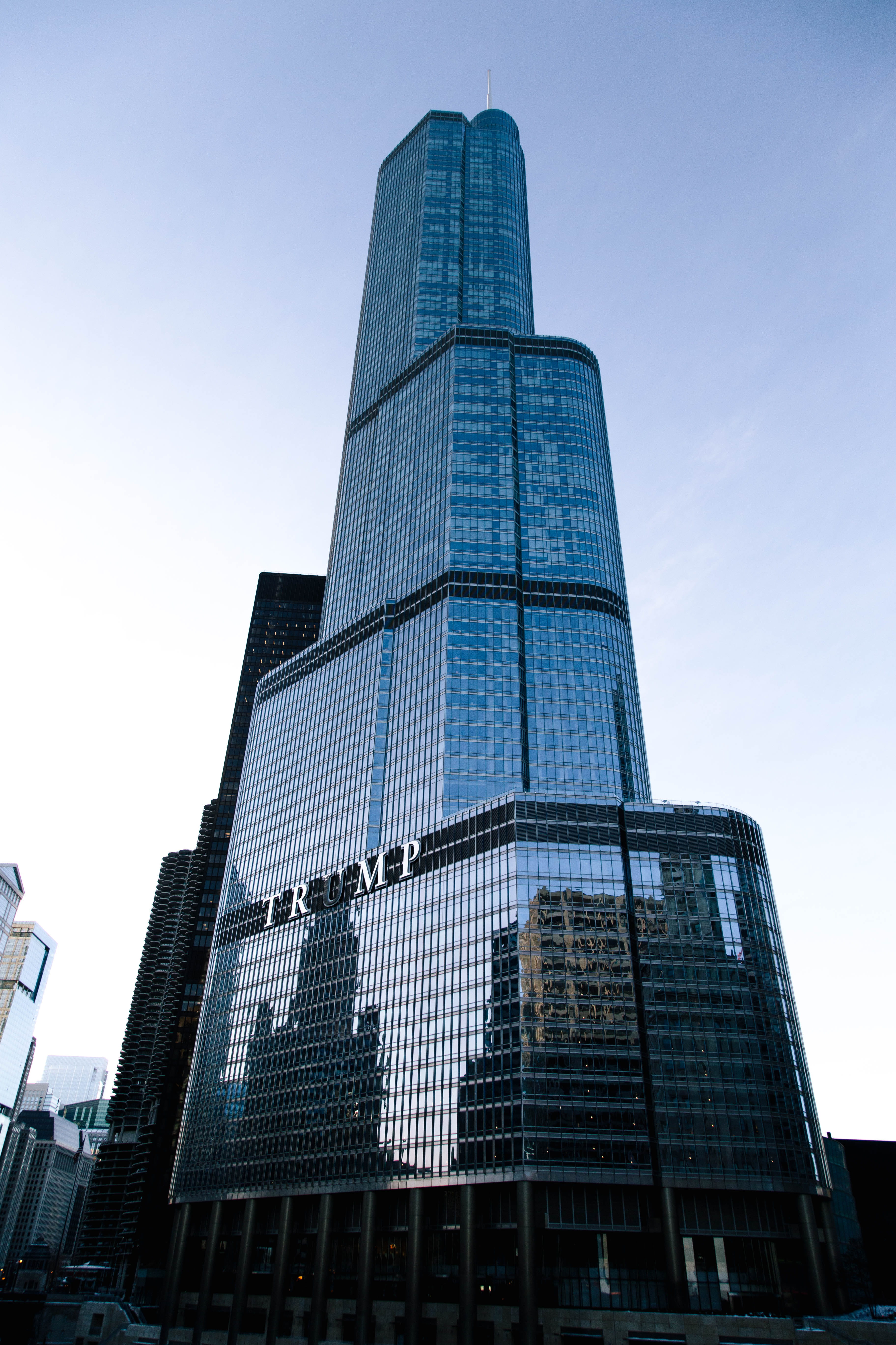 glass - material, trump international hotel and tower chicago, office, day, city, low angle view, sky, clear sky, nature, built structure, 5K, united states, Phone HD Wallpaper