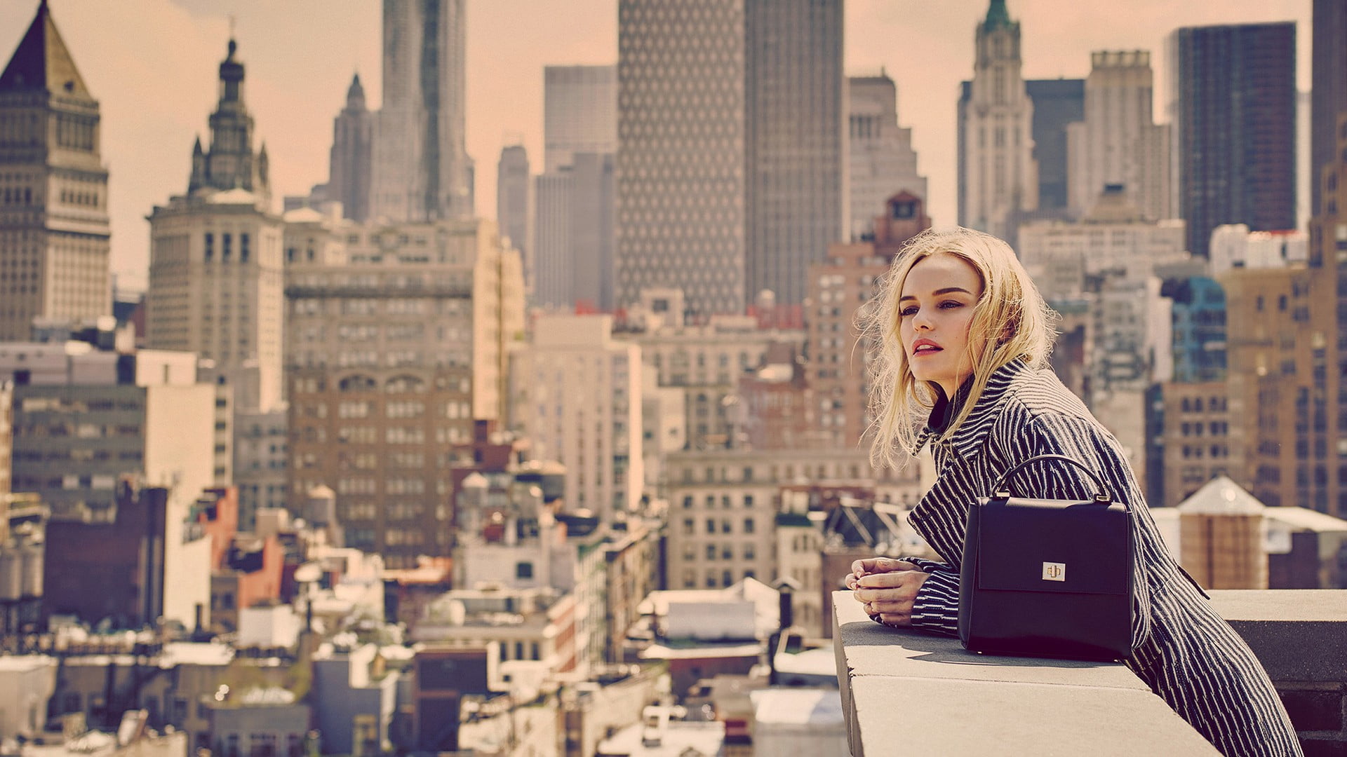 technology, wireless technology, building exterior, black coat, skyscraper, rooftops, one person, open mouth, 1080P, digital tablet, city life, actress, HD Wallpaper