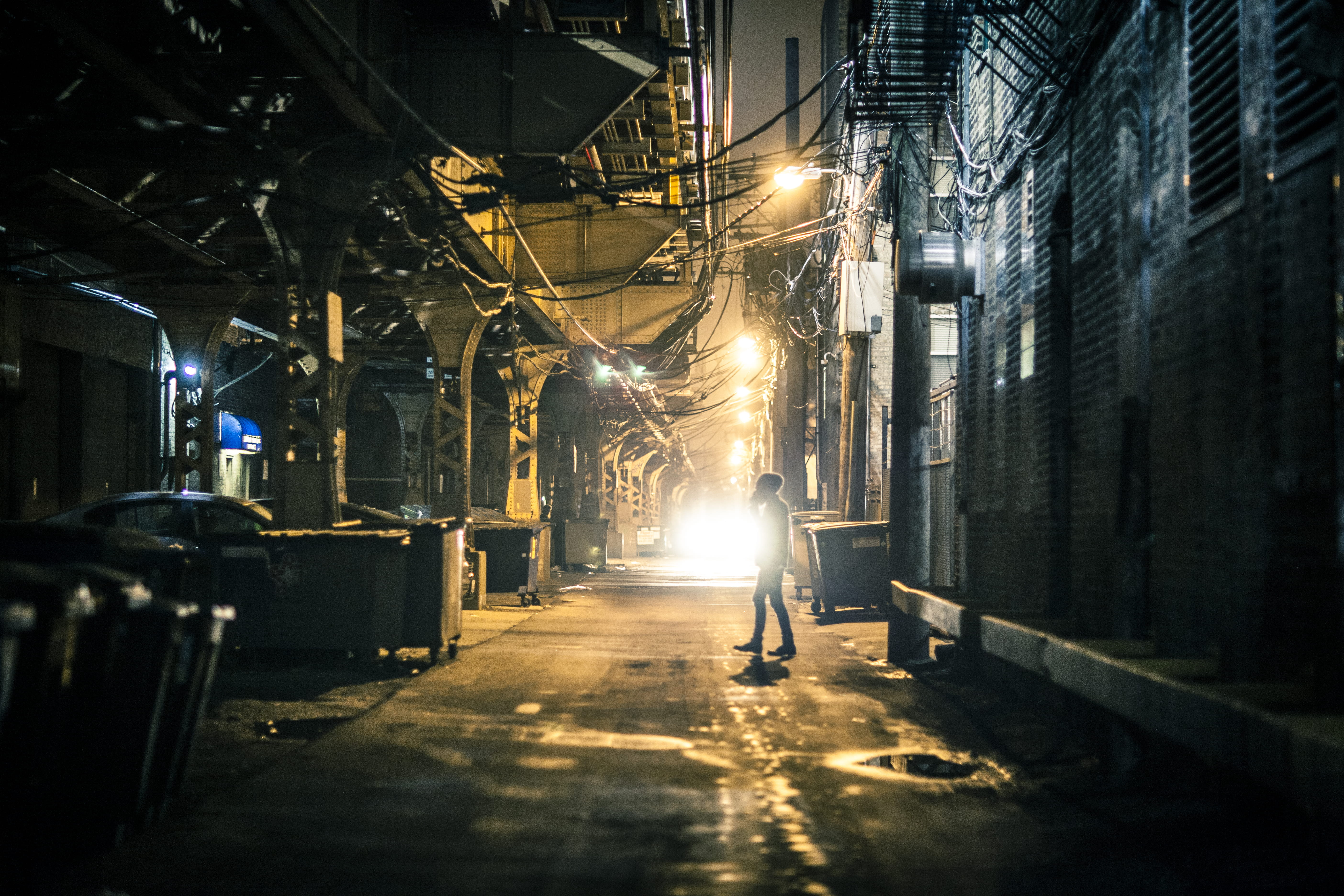 pedestrian, windy city, train, walking, united states, full length, built structure, lighting equipment, one person, building, orange, city, outdoors, chicago, HD Wallpaper