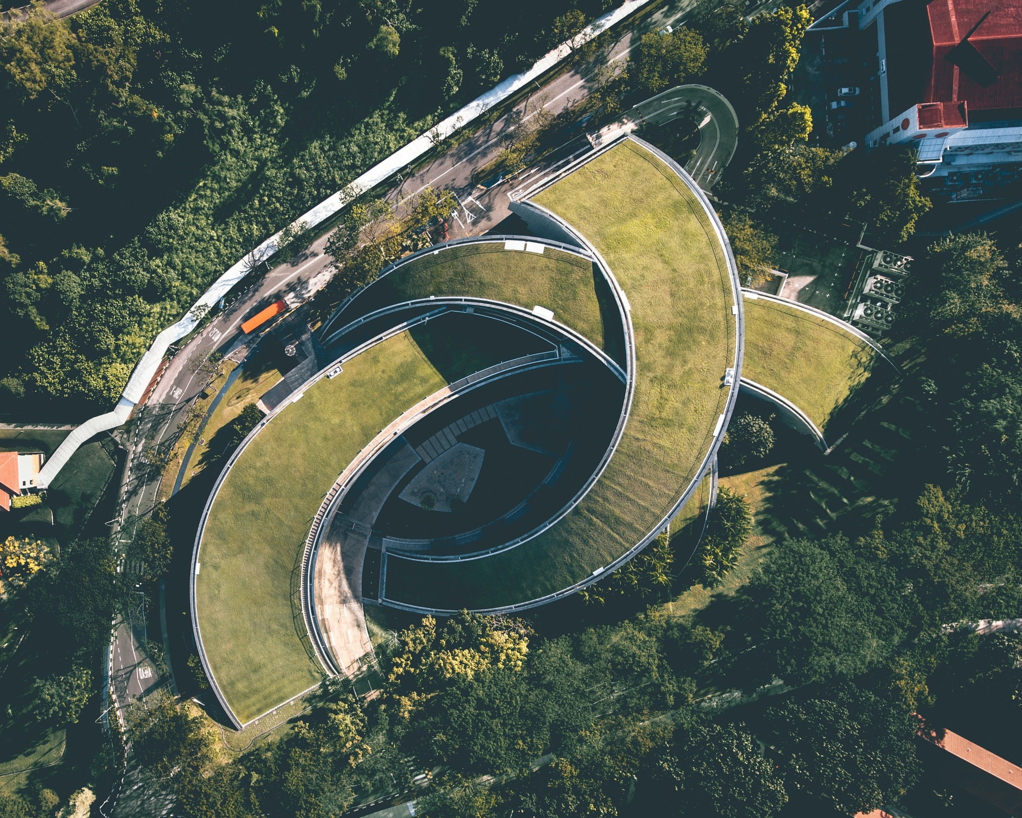 1080P, nature, built structure, curve, Singapore, plant, day, sunlight, tree, architecture, motor vehicle, no people, wheel, trees, land vehicle, mode of transportation, HD Wallpaper