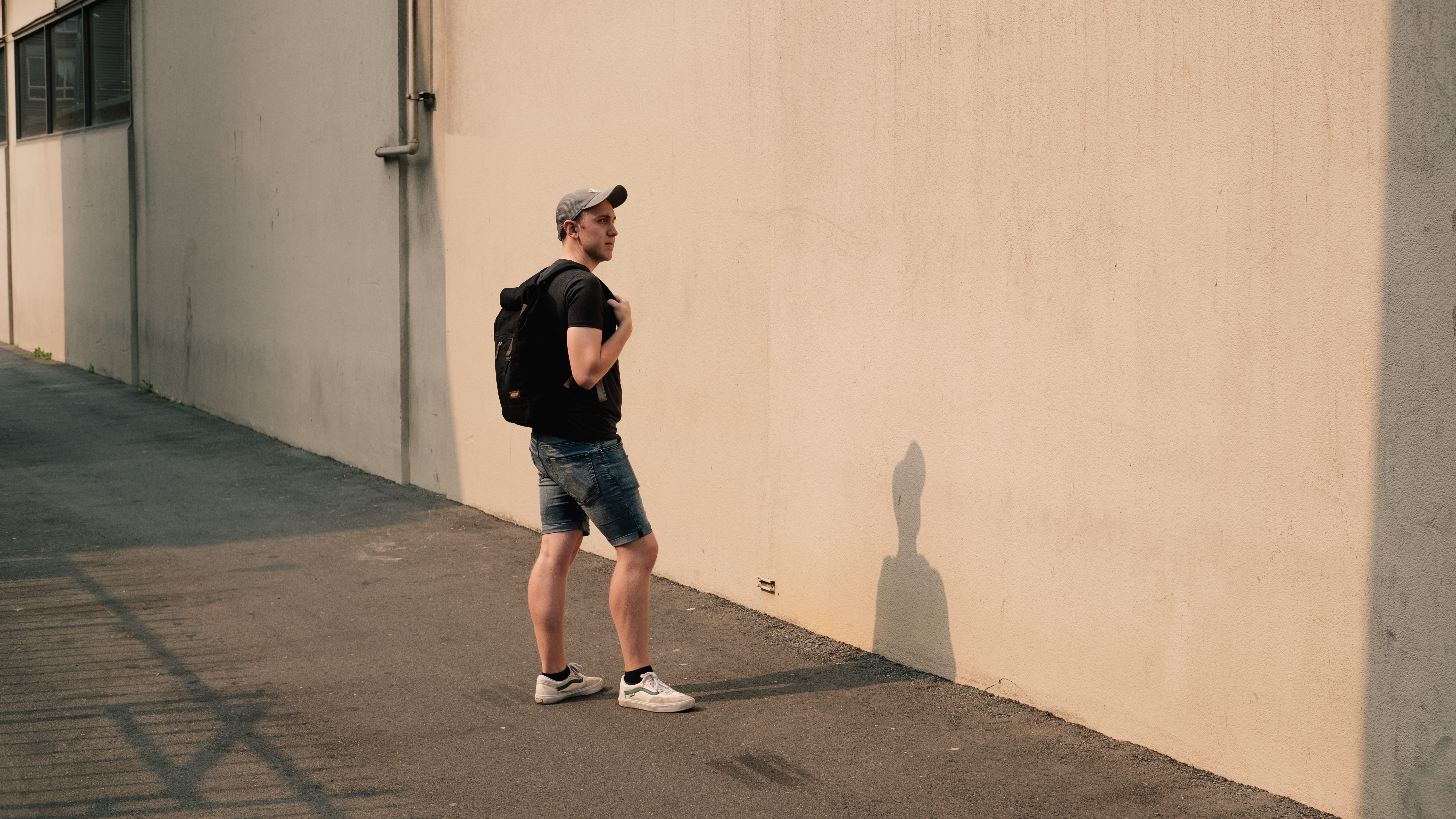outdoors, person, city, urban, day, men, exercise, one person, wall, white, working out, shadow, style, sidewalk, street, concrete, architecture, cap, fitness, HD Wallpaper