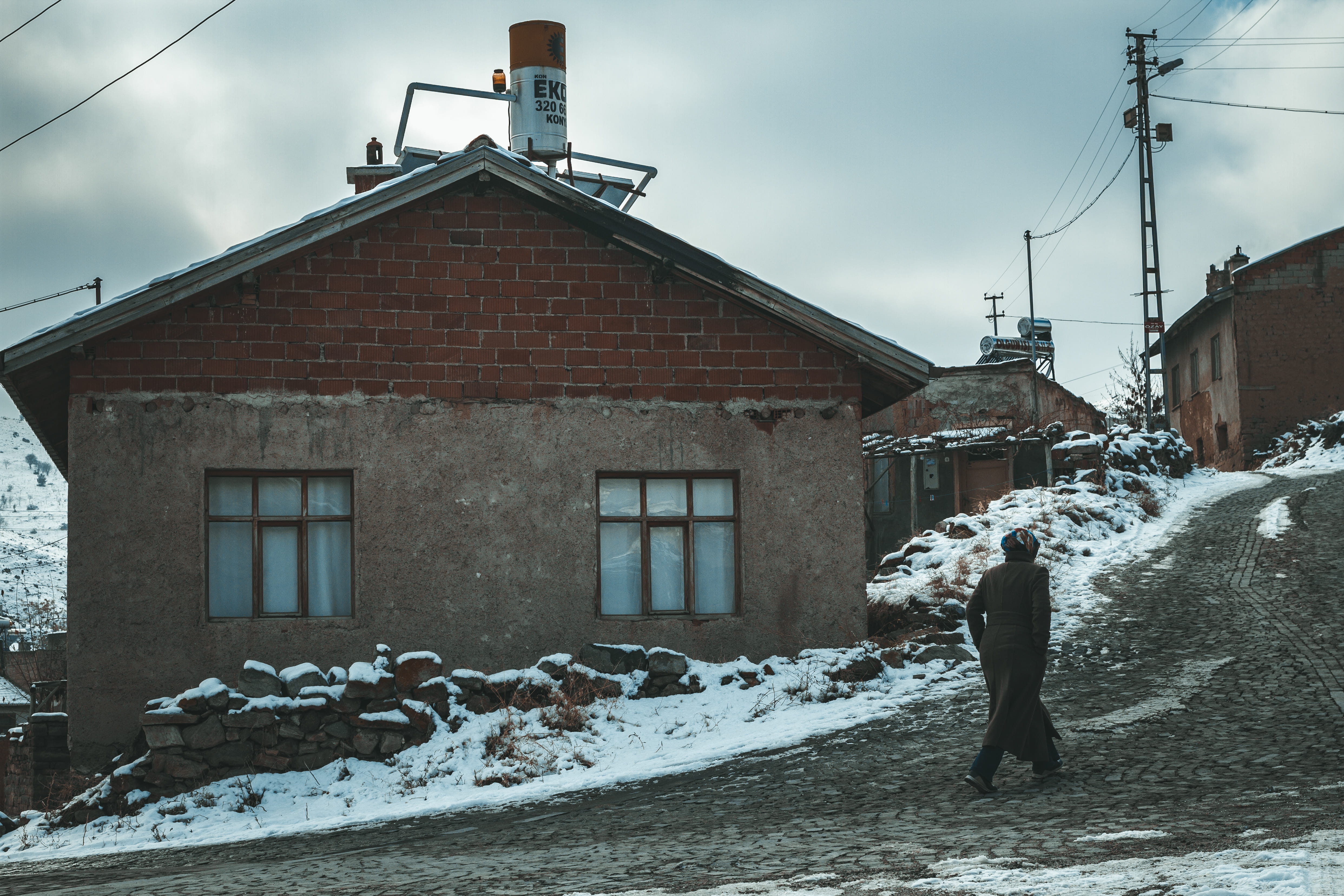 nature, covering, lifestyles, daytime, cold temperature, sky, oldtown, winter, one person, field, person, building exterior, ice, full length, konya, extreme weather, HD Wallpaper