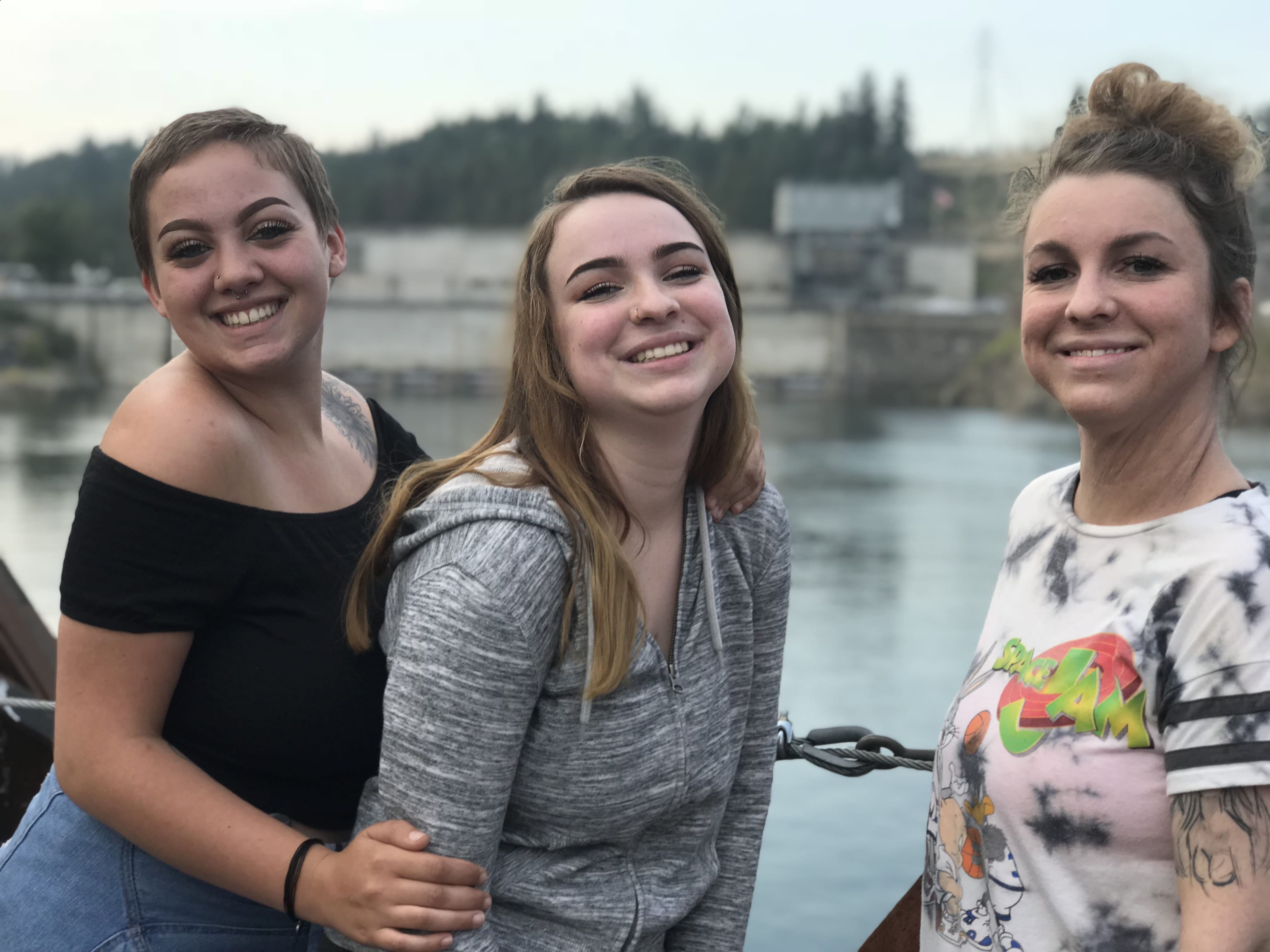 smiling, happiness, emotion, hairstyle, group of people, united states, young women, women, young men, oldtown, real people, summer, young adult, smiles, HD Wallpaper