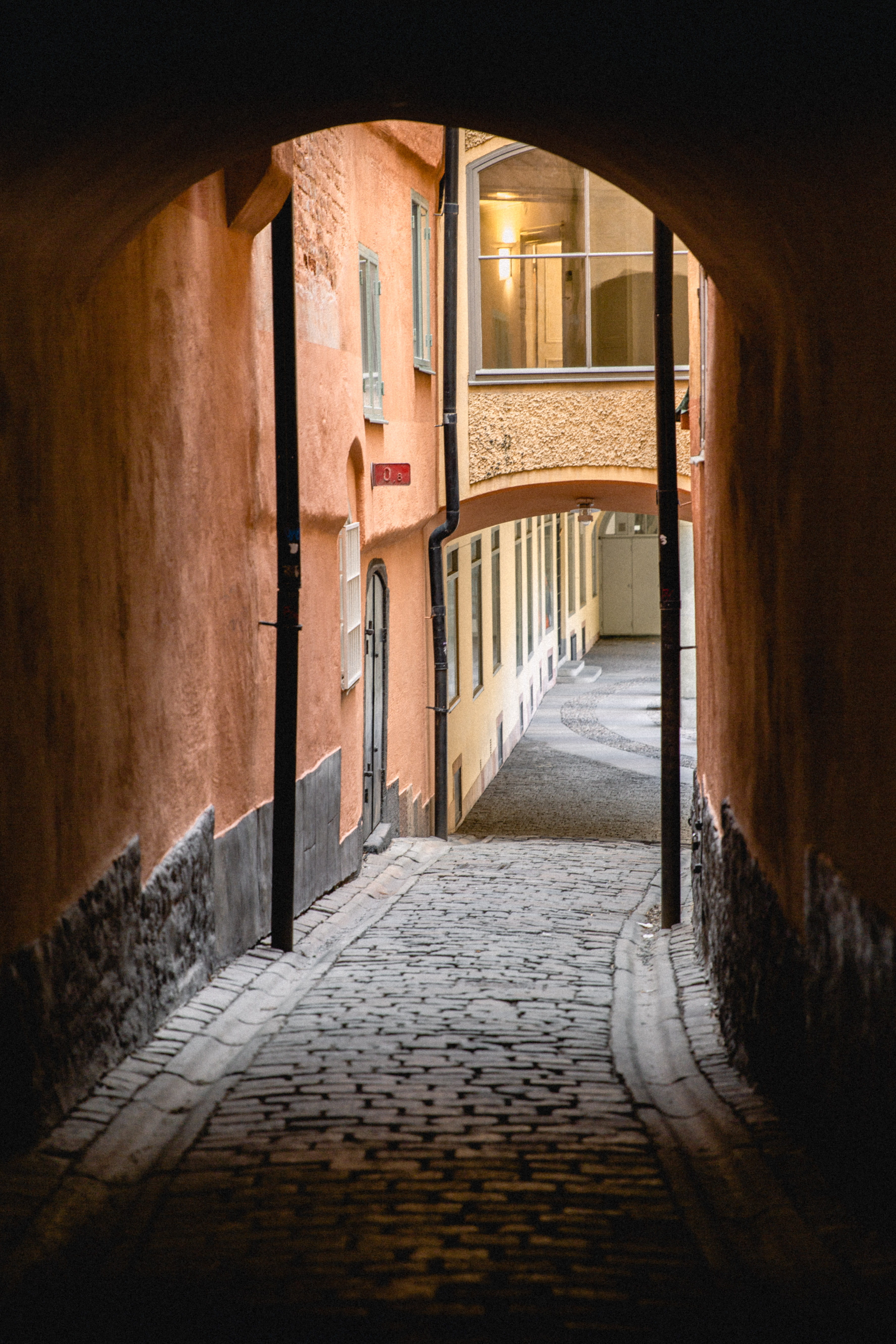 corridor, architecture, light, empty, outdoors, direction, history, day, alley, oldtown, historical, footpath, street, arcade, built structure, long, the past, Phone HD Wallpaper