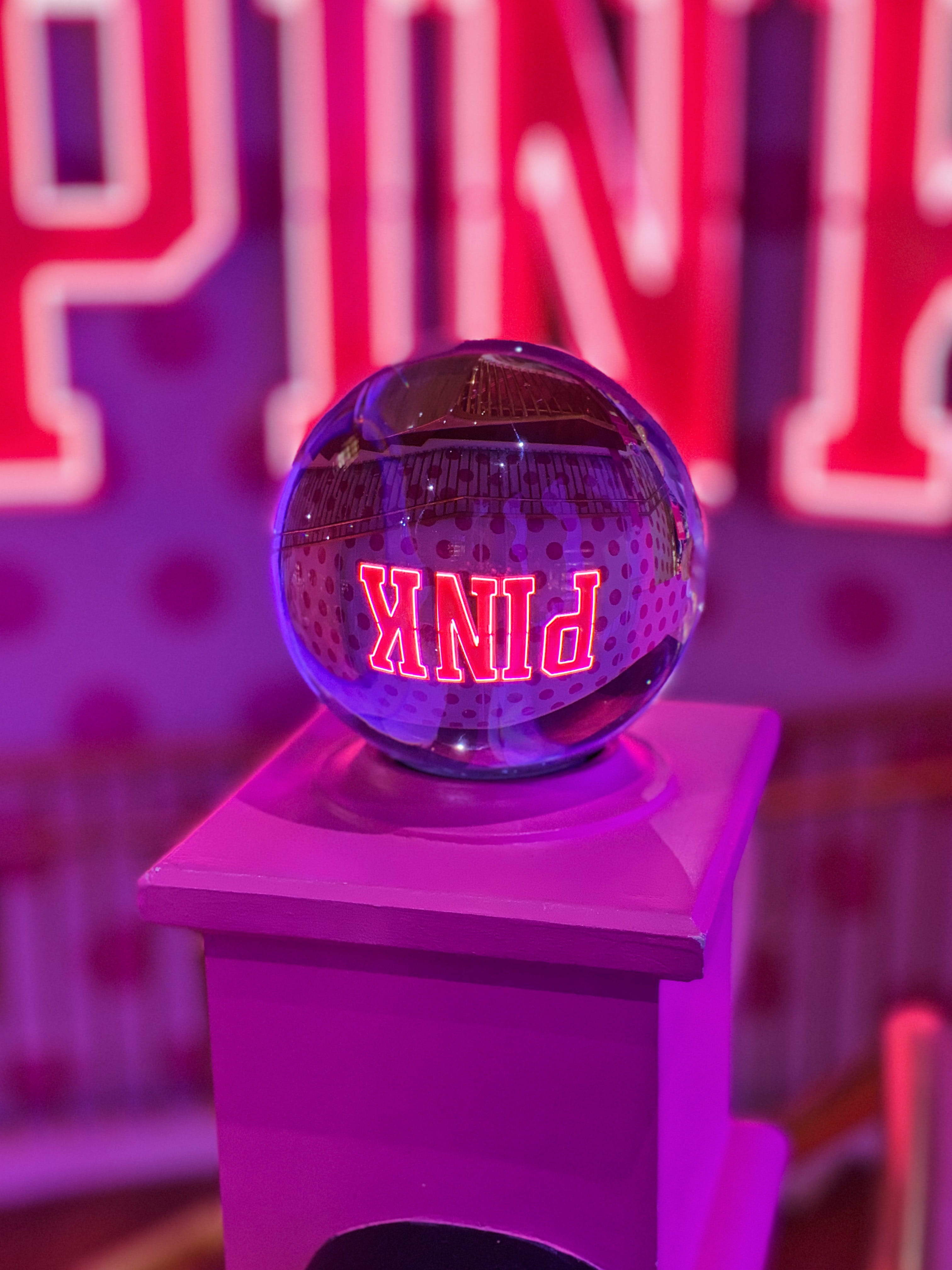 close-up, glass, color, focus on foreground, usa, text, day, perspective, the city, new york, 5th ave, capital letter, telephone booth, indoors, pink color, Phone HD Wallpaper