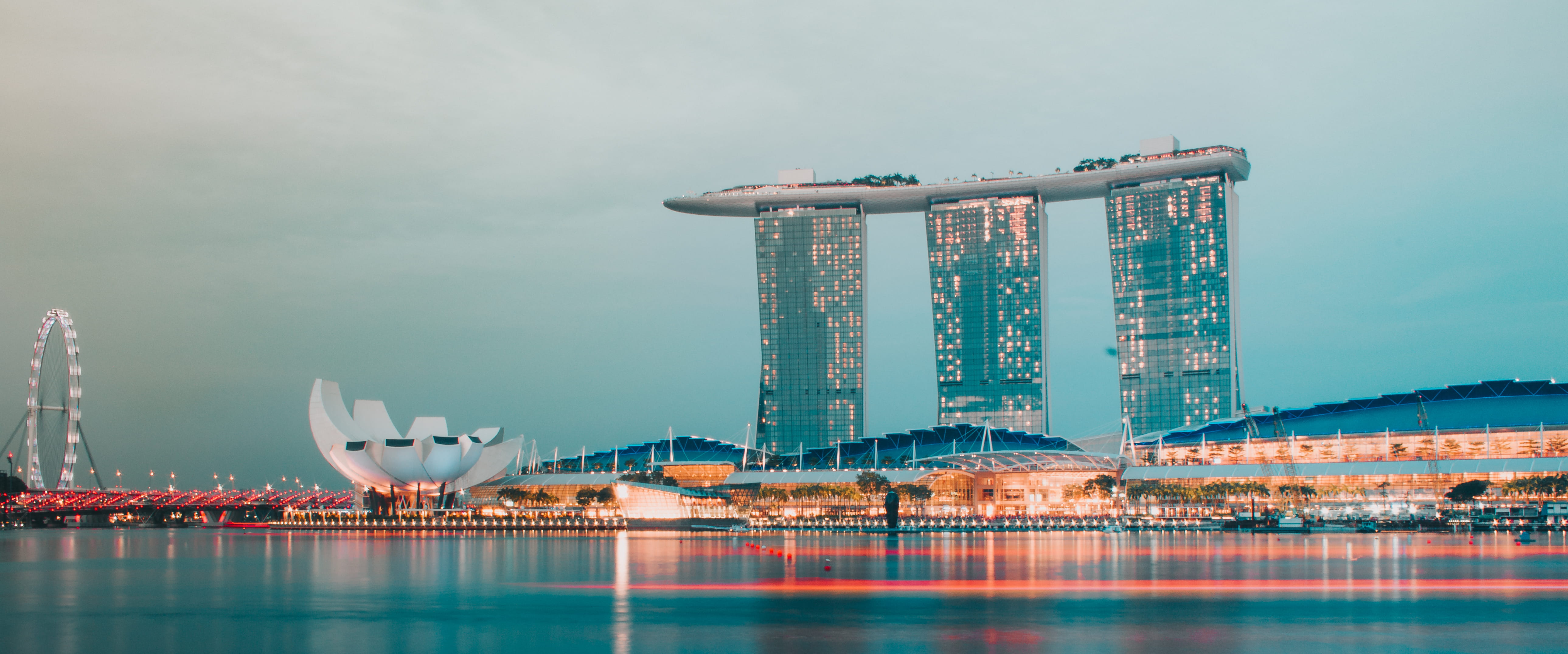 tall - high, boat, skyscraper, night, city, marina bay, urban, sky, geometry, built structure, travel destinations, singapore, sunset, shape, waterfront, HD Wallpaper