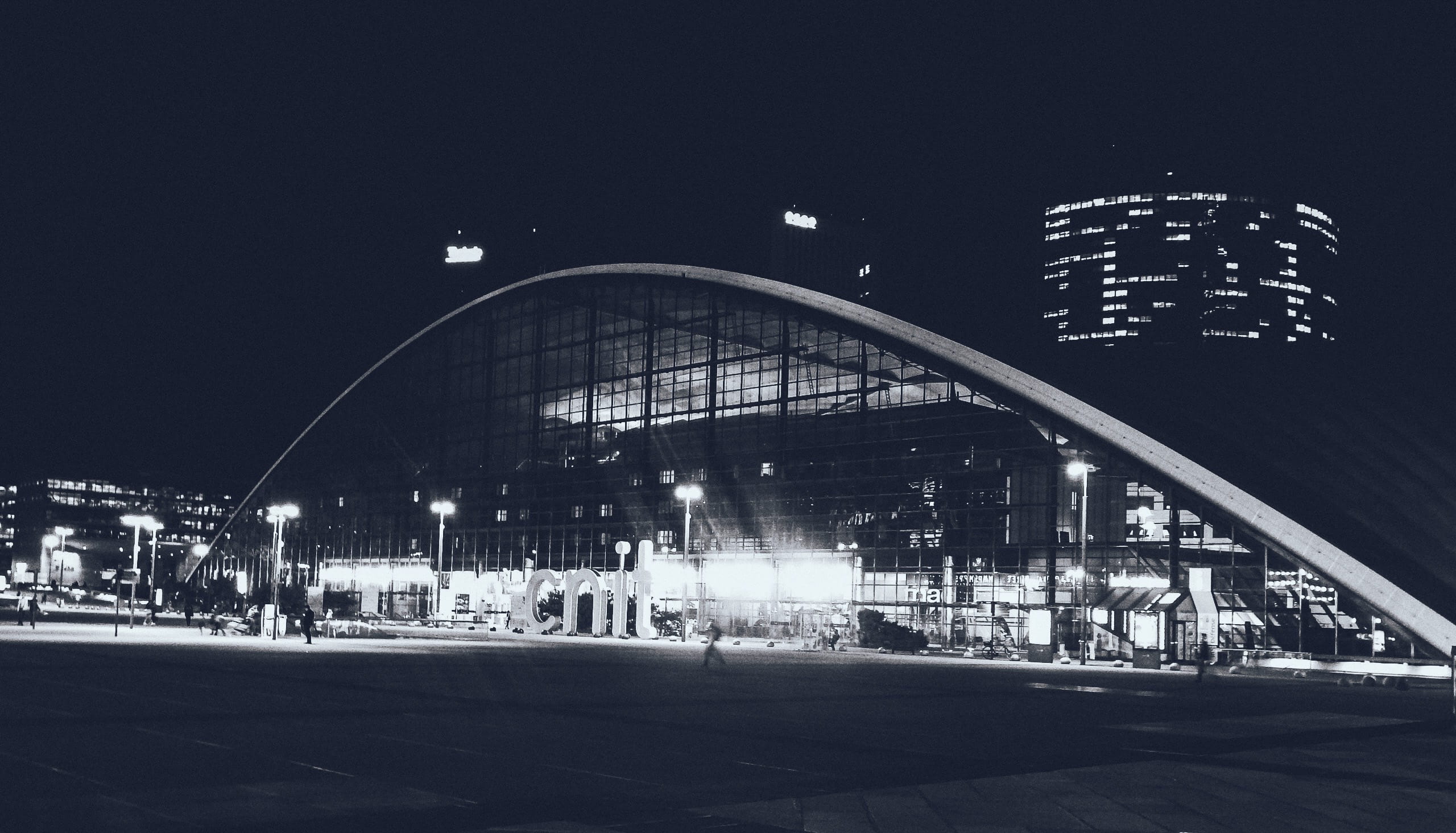esplanade de la défense, arts culture and entertainment, 2K, street light, white, architecture, light, esplanade, city, building, puteaux, windows, outdoors, HD Wallpaper