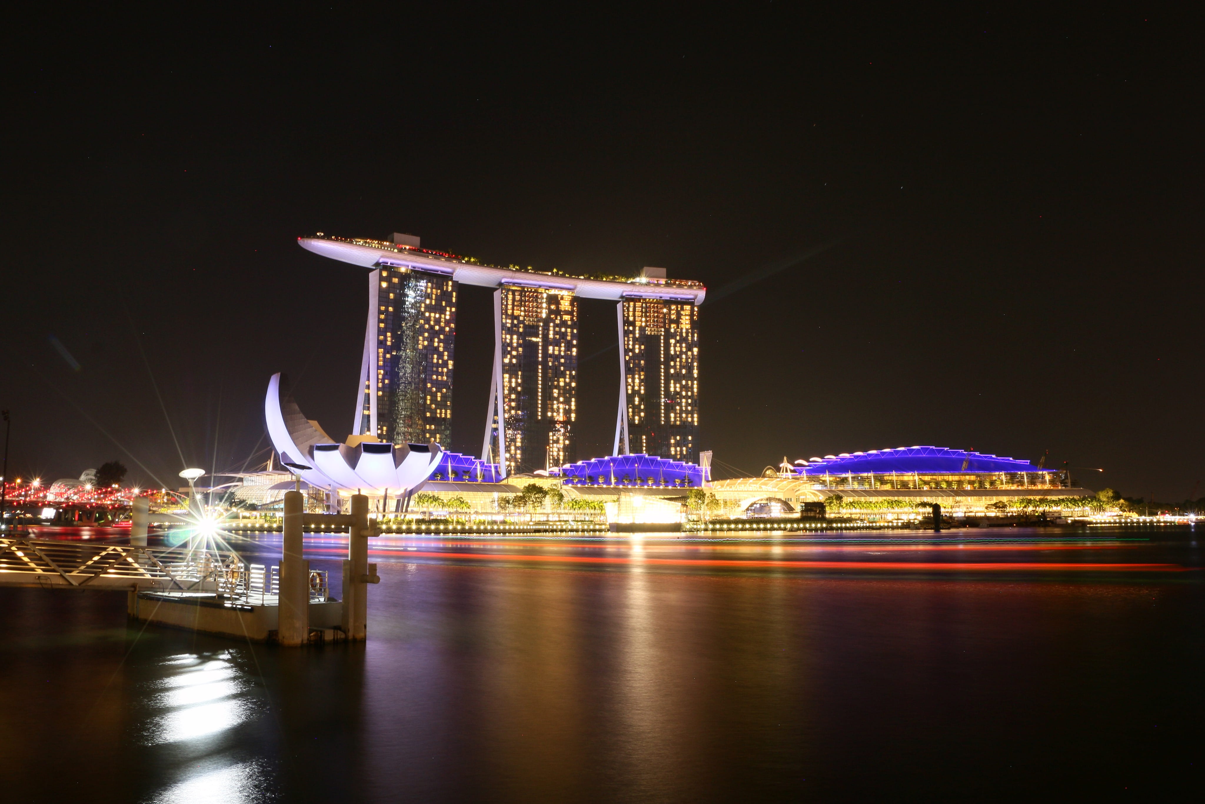 lighting equipment, building exterior, amusement park, sky, no people, esplanade - theatres on the bay, luxury, trails, travel destinations, architecture, HD Wallpaper