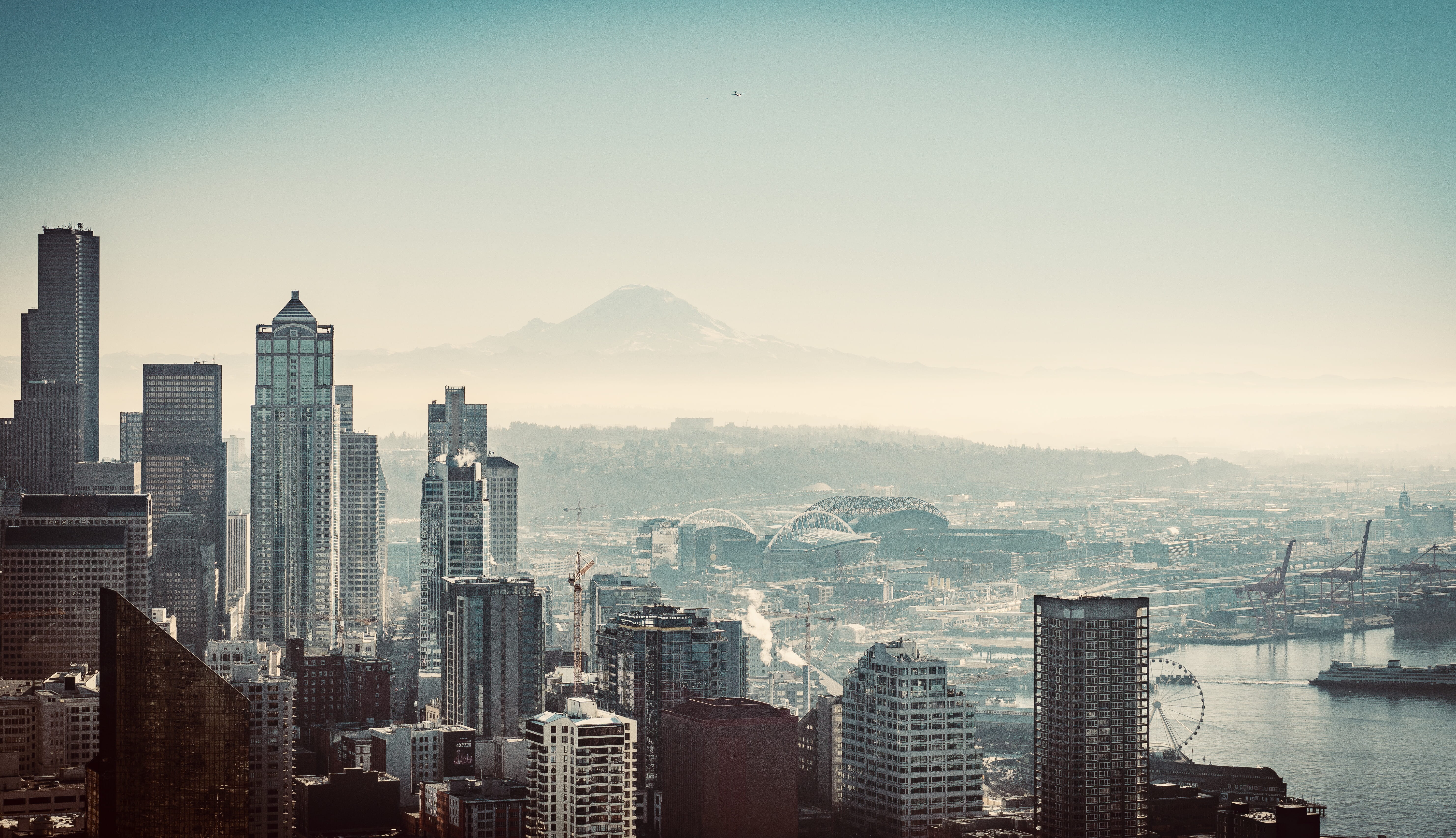 no people, travel destinations, mt. rainier, sky, volcano, building exterior, water, seattle, 5K, built structure, city, outdoors, city life, mountain, HD Wallpaper