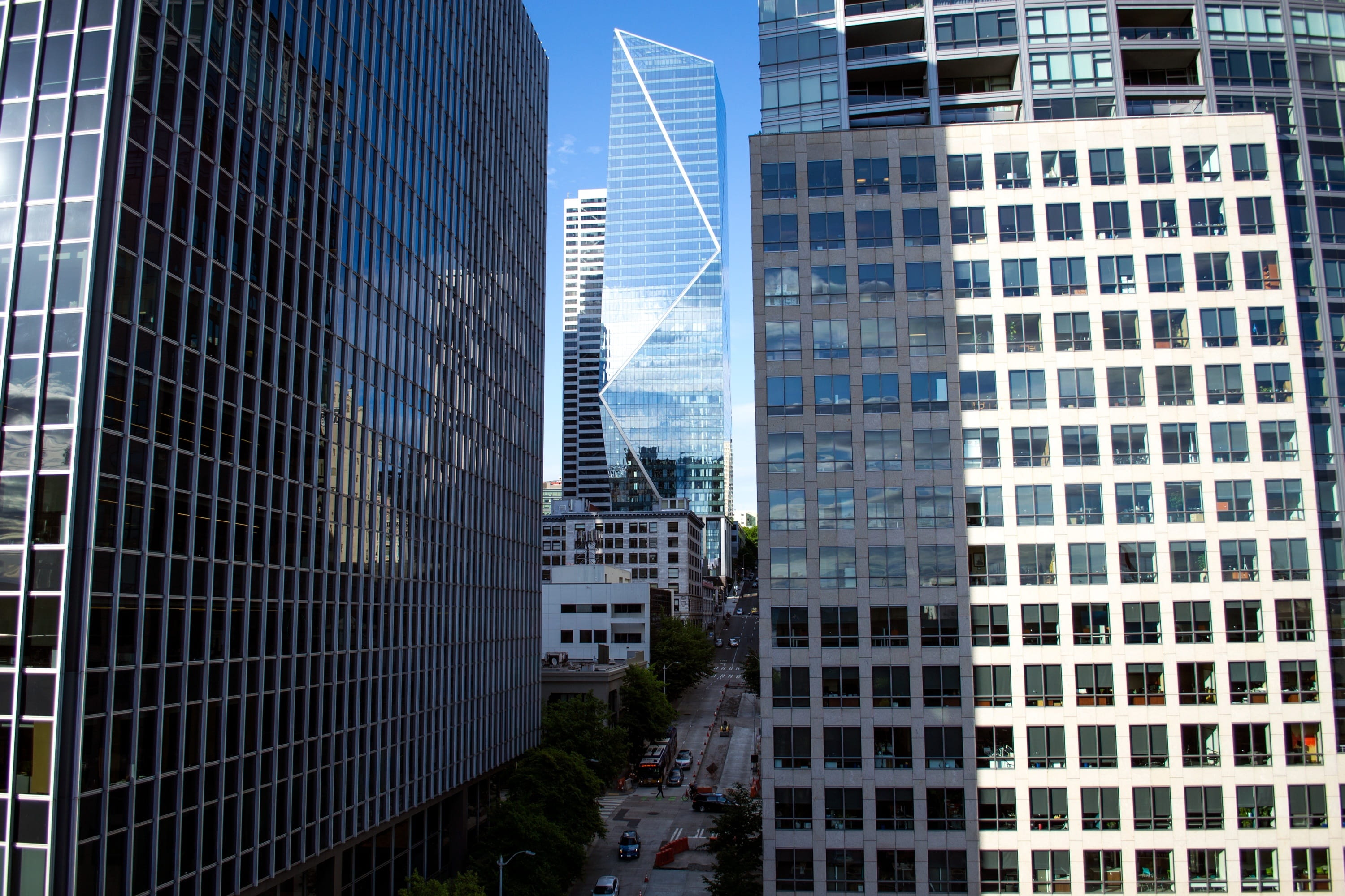city, reflection, day, office, glass, outdoors, tall - high, skyscraper, sunlight, 2K, modern, financial district, building, downtown, office building exterior, HD Wallpaper