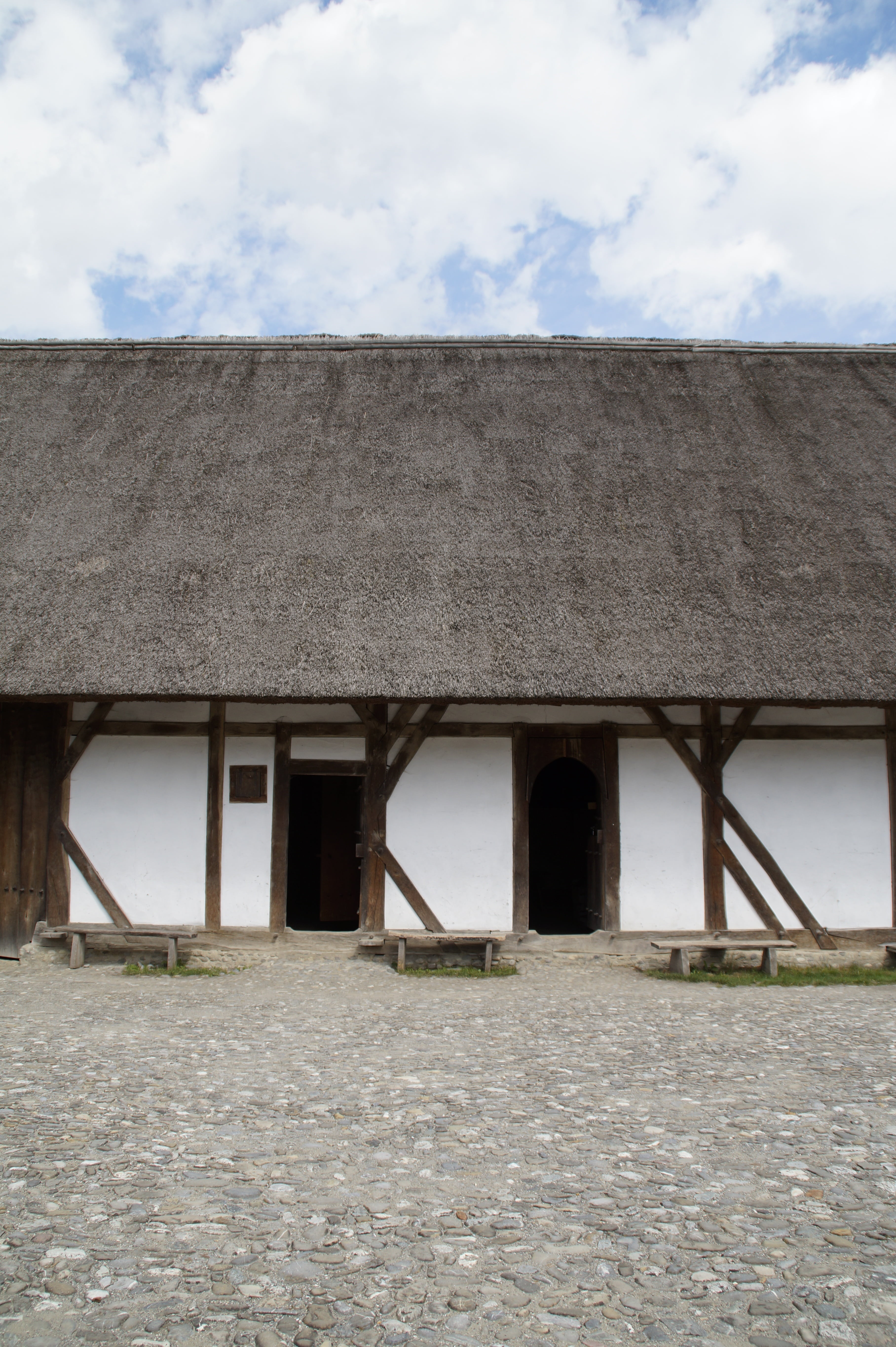 built structure, building exterior, truss, reconstruction, tierhaltung reetdach, southern germany, low angle view, medieval, building, thatched, bach ritterburg, Phone HD Wallpaper