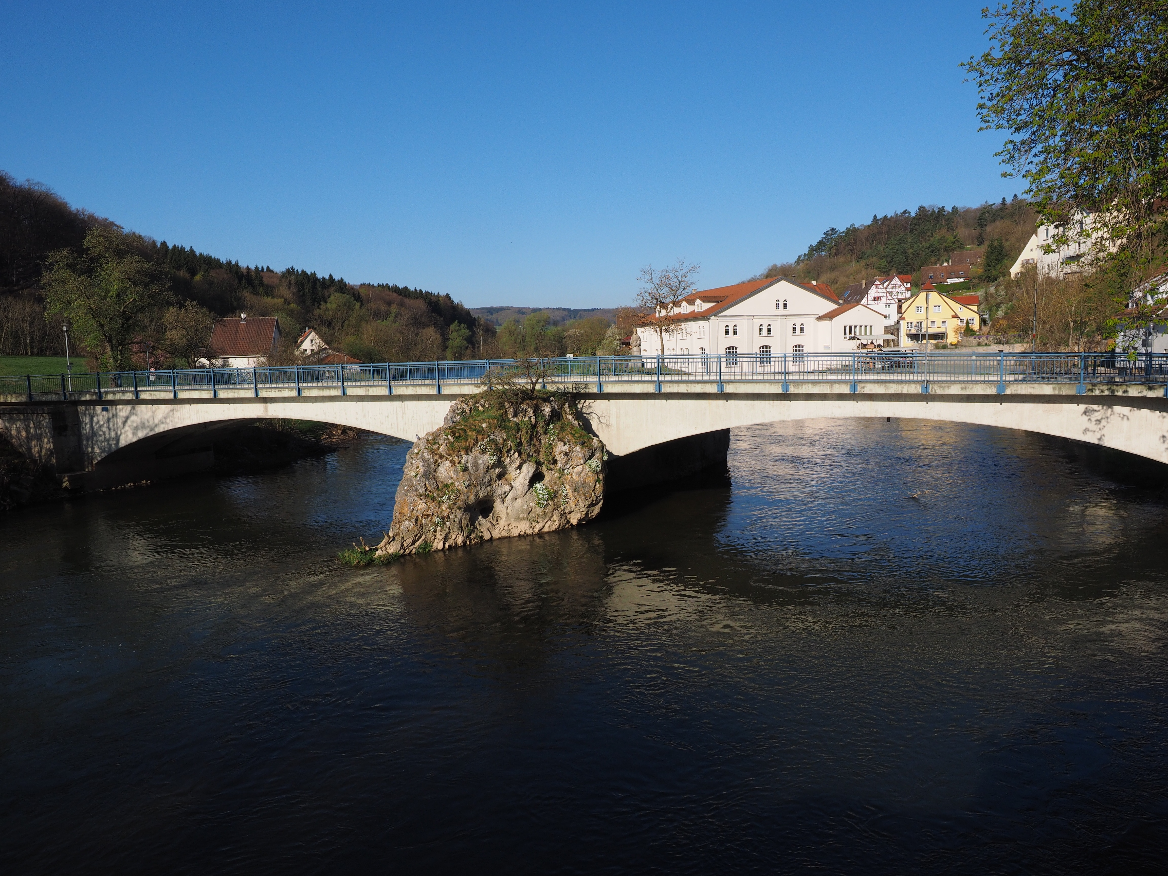 bridge - man made structure, village, plant, building exterior, 4K, mountain, outdoors, reflection, sky, building, waterfront, community, river, no people, HD Wallpaper