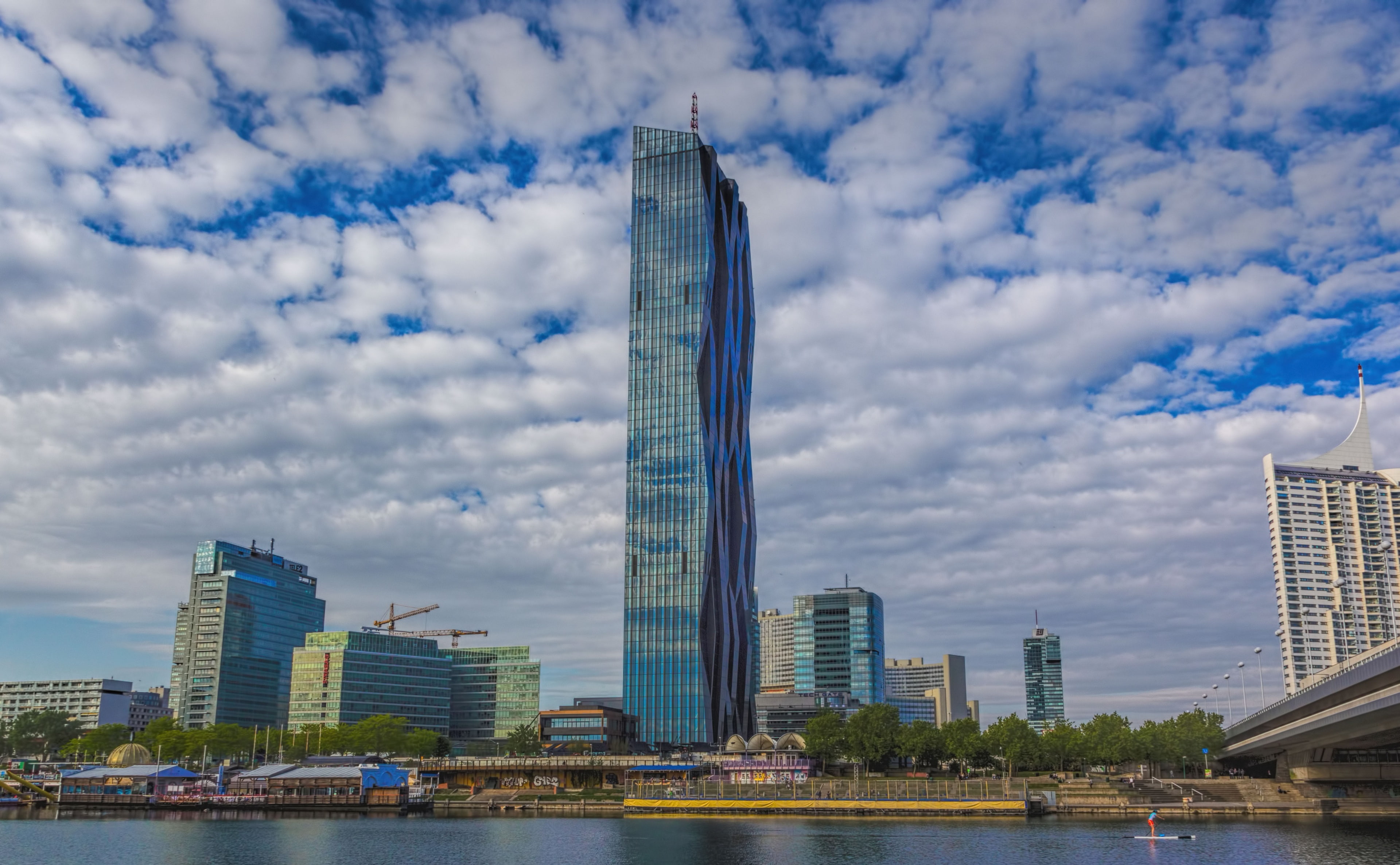 financial district, office building exterior, no people, travel destinations, center, modern, dc, cloud - sky, outdoors, tourism, tower, waterfront, sky, HD Wallpaper