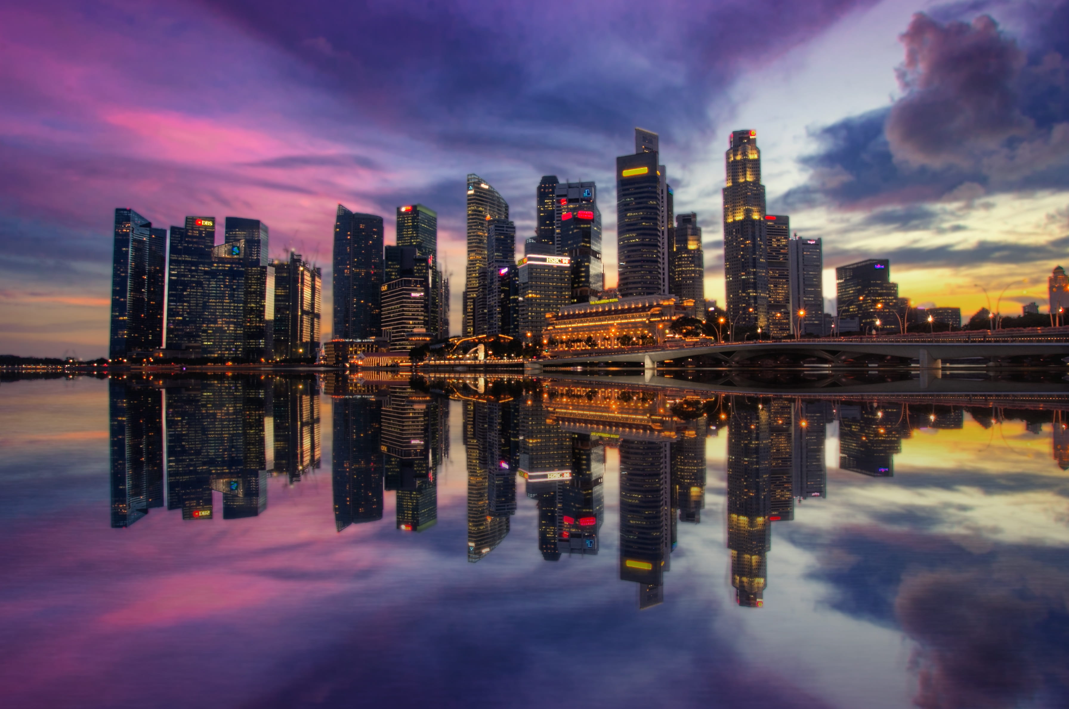 tourism, cityscape, rise, marina, buildings, singapore, skyscraper, business, exterior, downtown, illuminated, dusk, panorama, night, 2K, waterfront, no people, HD Wallpaper