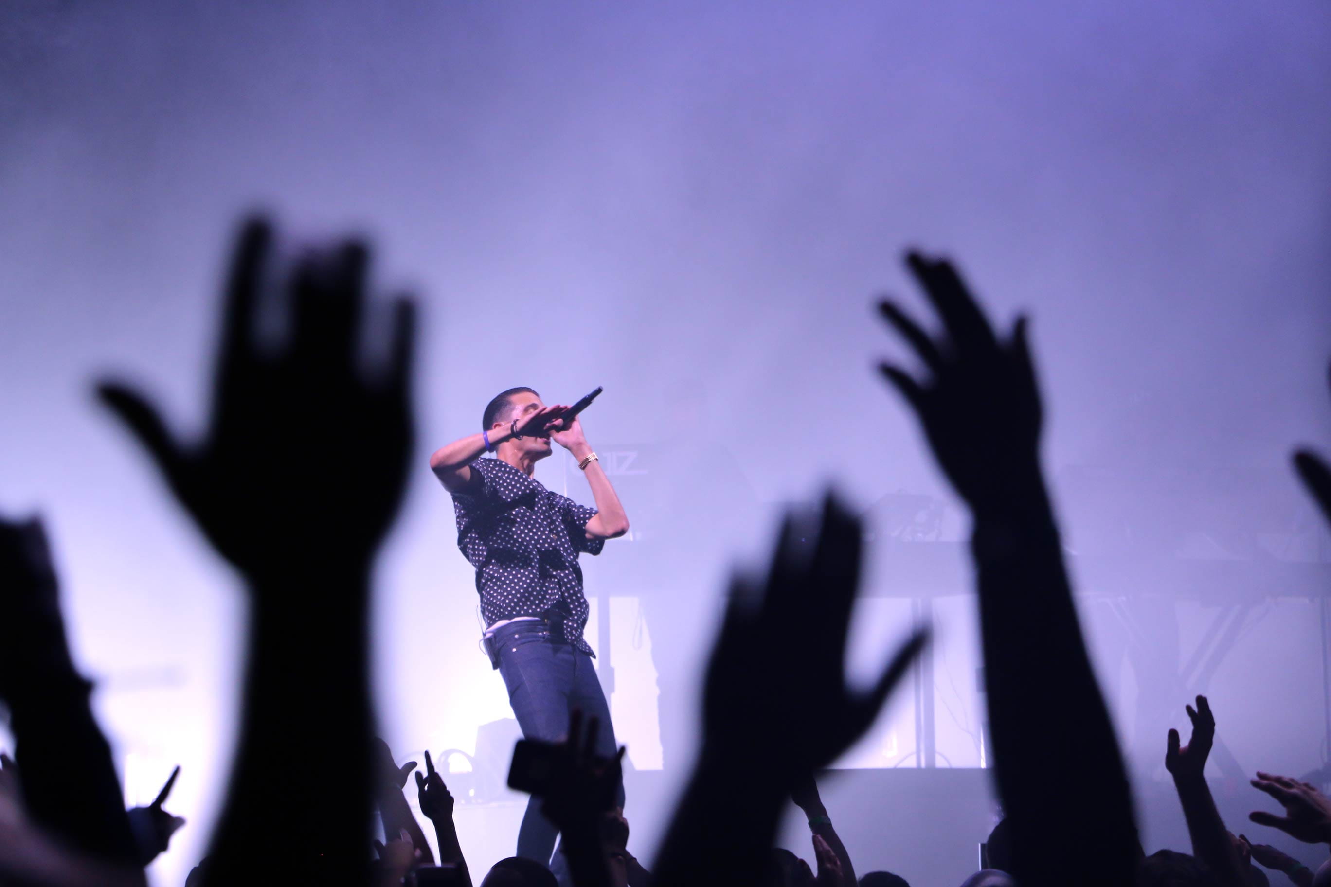 playing, musician, men, stage, human arm, event, nightlife, skill, group of people, caucasian, hand, music festival, singing, silhouette, party - Social Event, HD Wallpaper
