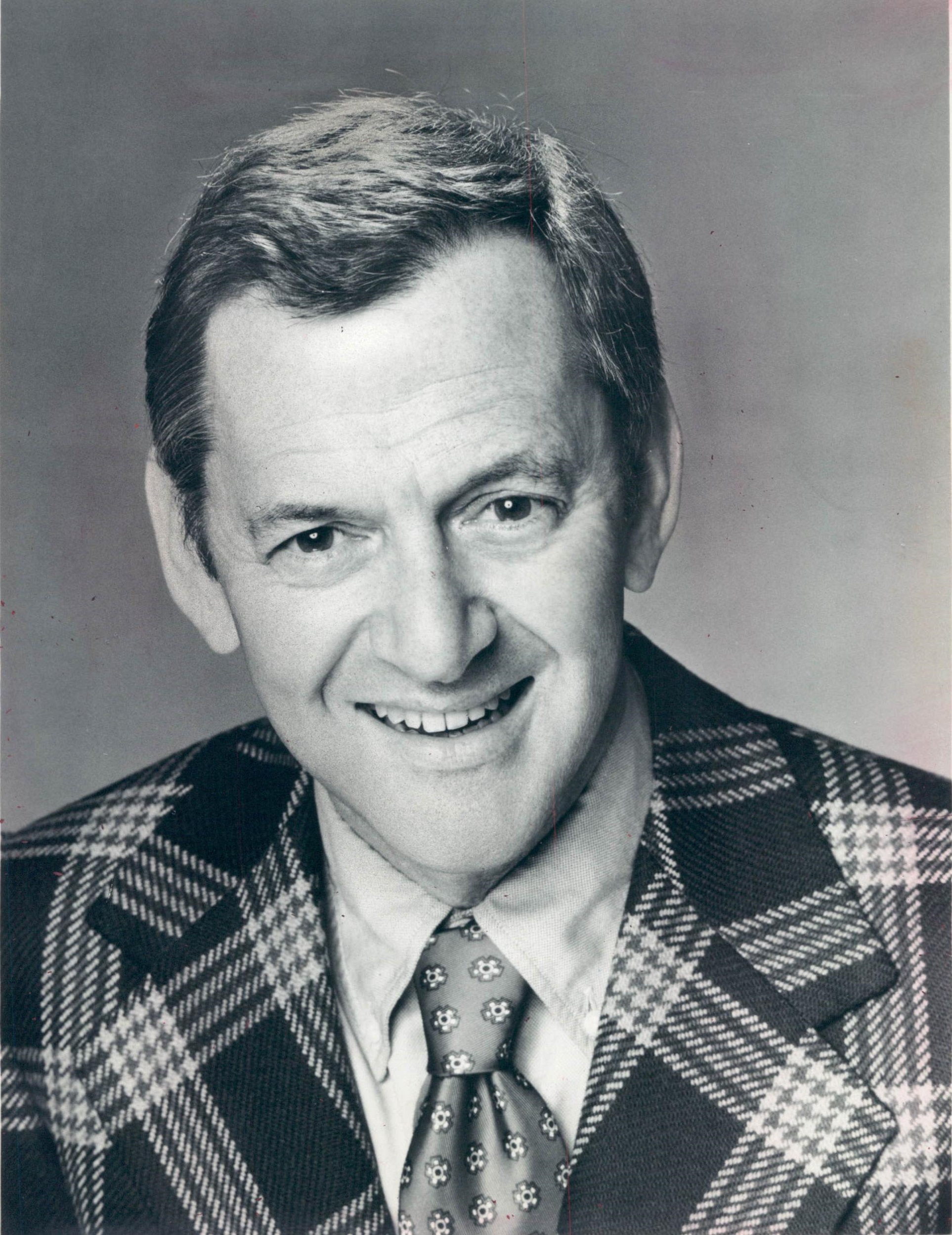 real people, adult, star, motion pictures, wall - building feature, portrait, funny, warm clothing, mid adult, 1080P, vintage, tony randall, monochrome, Phone HD Wallpaper