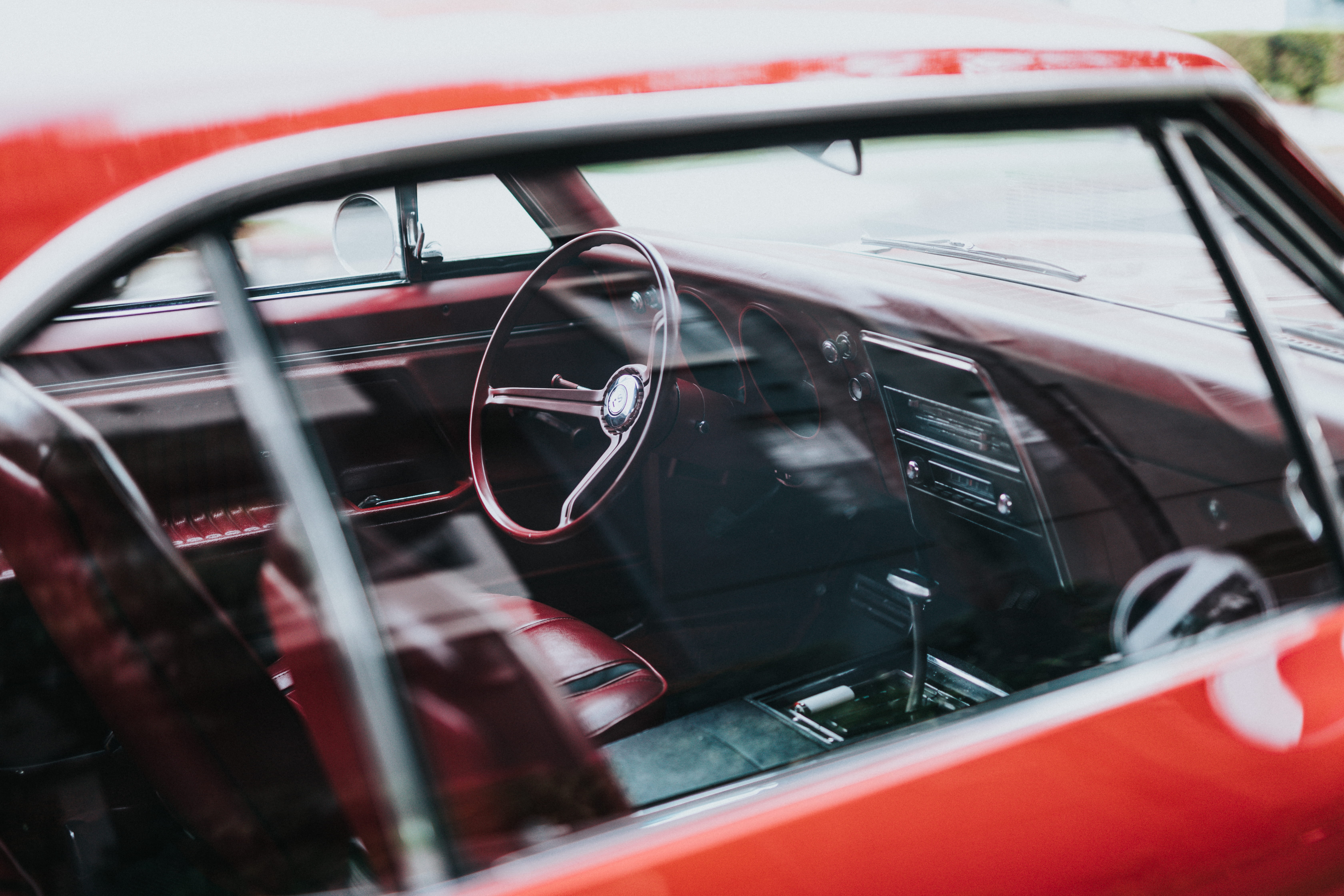 glass - material, muscle car, window, motor vehicle, parked, city, day, selective focus, old, colour, retro, windshield, reflection, street, land vehicle, HD Wallpaper