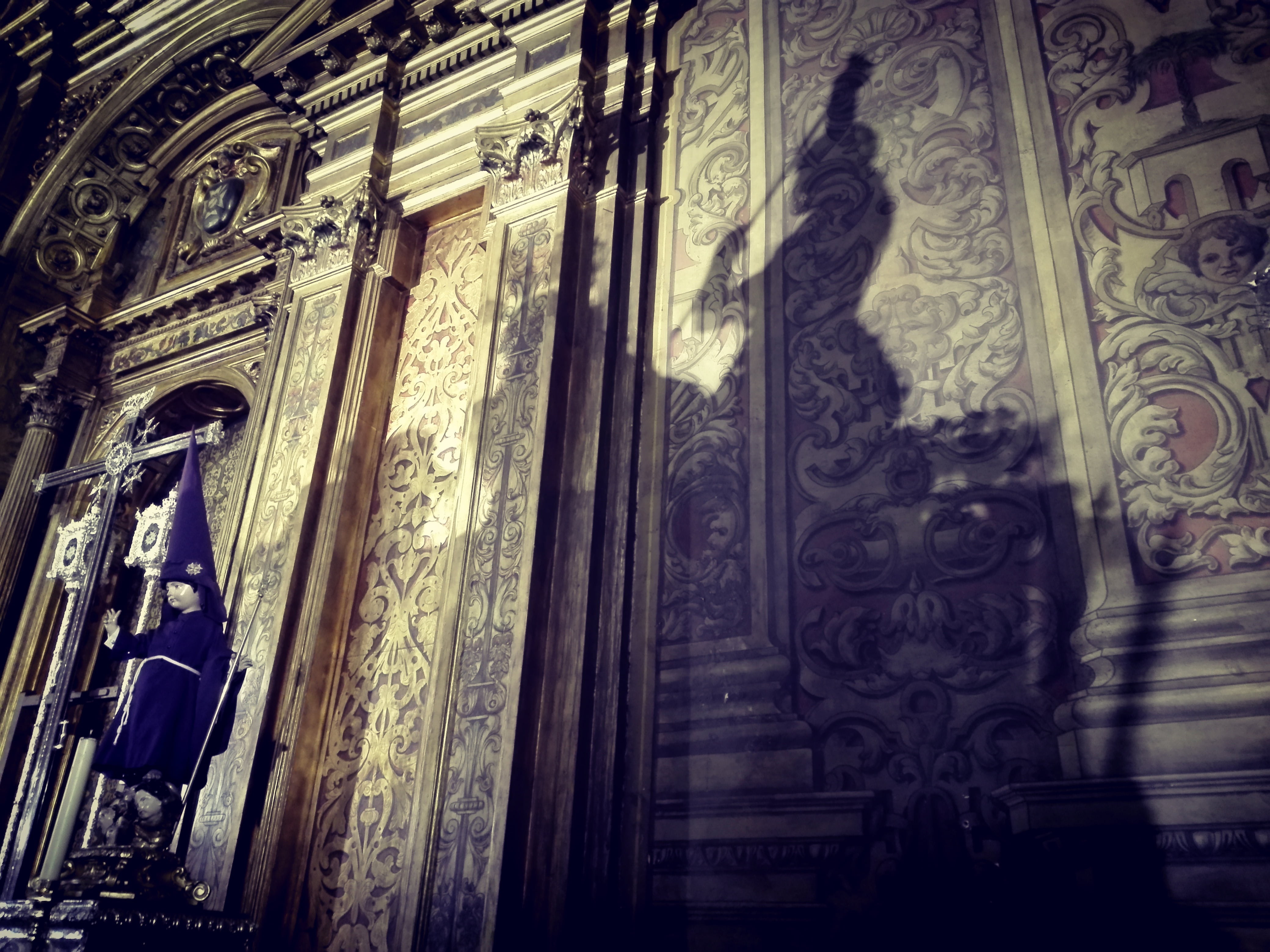 wall, creativity, lights, old, classic, altar, shadow, lights and shadows, suspense, luxurious, temple, architecture, parish, disturbing, cathedral, belief, HD Wallpaper