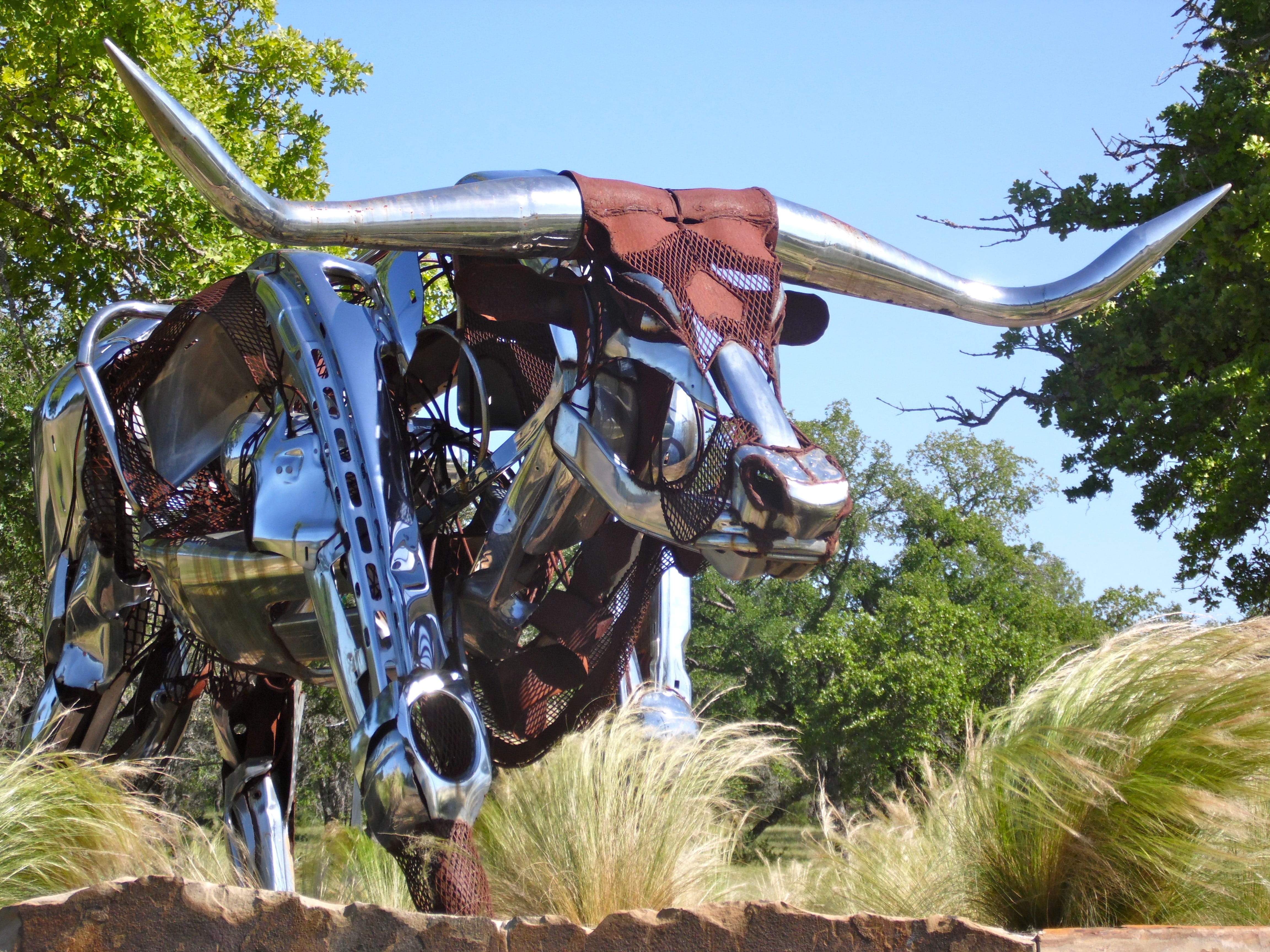 working animal, silver, domestic animals, outdoors, one animal, adults only, adult, sky, 4K, vertebrate, statue, Texas, metal art, Longhorn, texas, land, HD Wallpaper