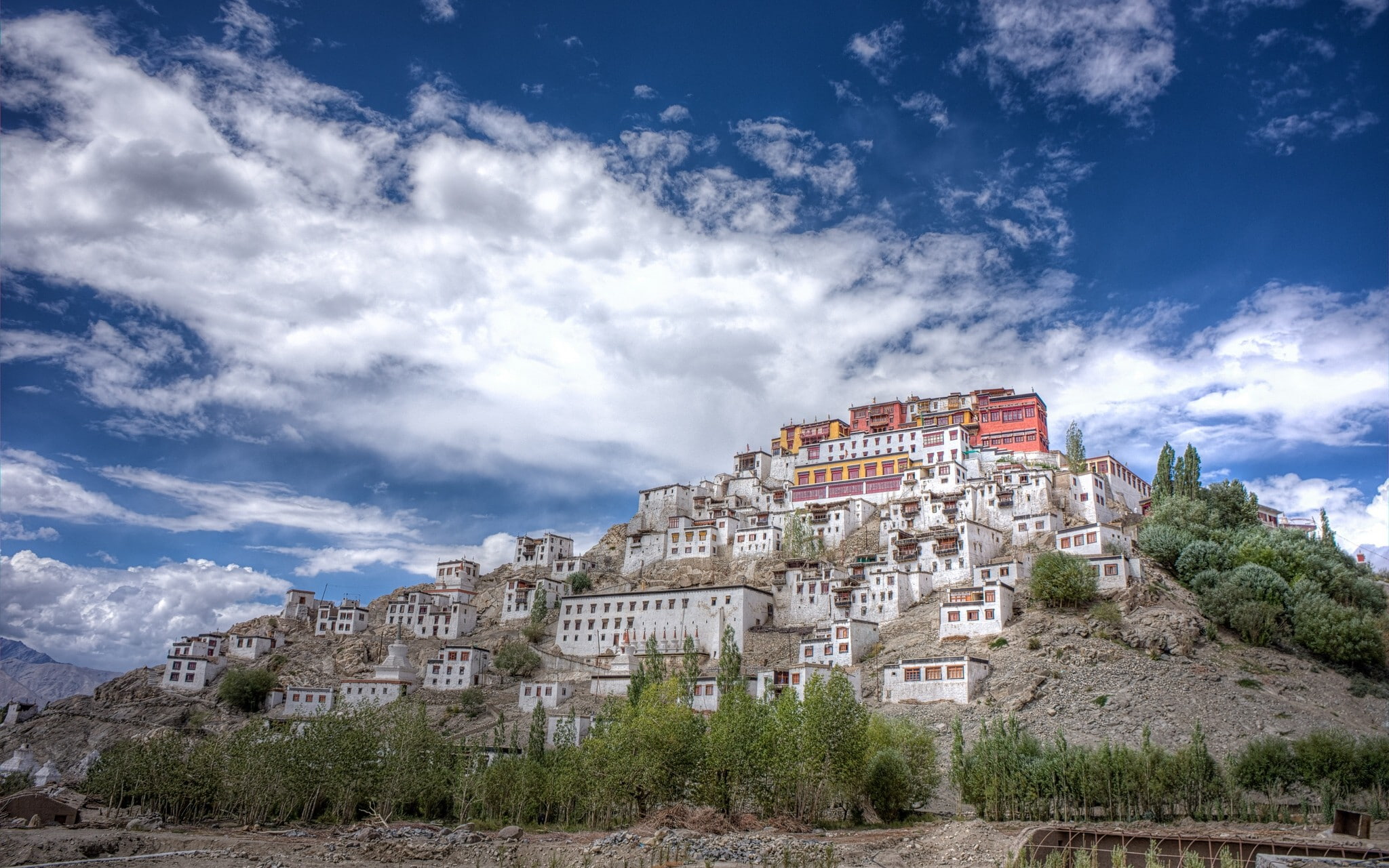 buildings, thikse, 1080P, Buddhism, monastery, India, concrete, Thikse Monastery, red, Monastery Tiksi, white, HD Wallpaper
