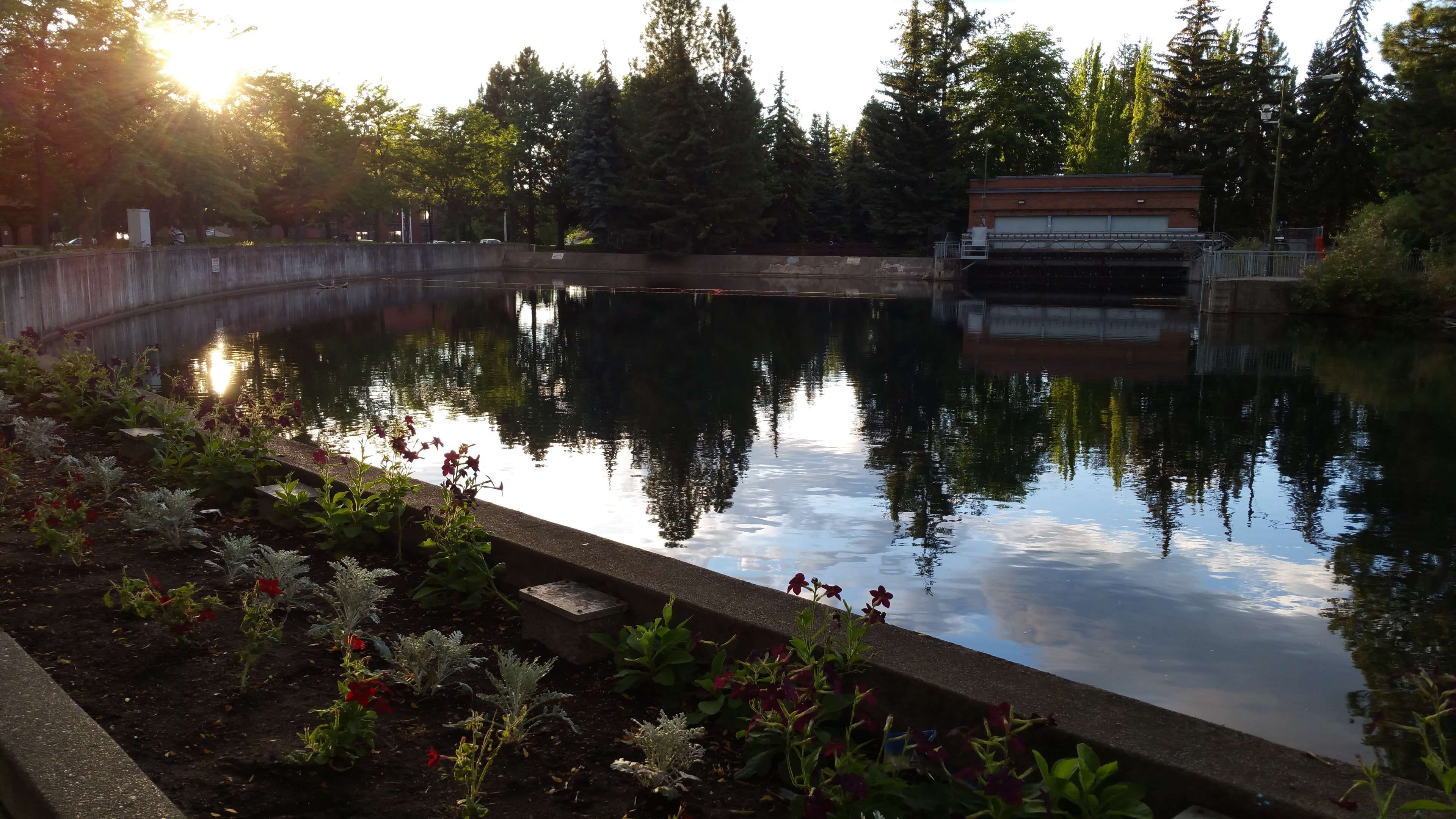 building exterior, built structure, nature, water, riverfront park, bridge, outdoors, day, tree, sky, park, connection, architecture, lake, reflection, HD Wallpaper