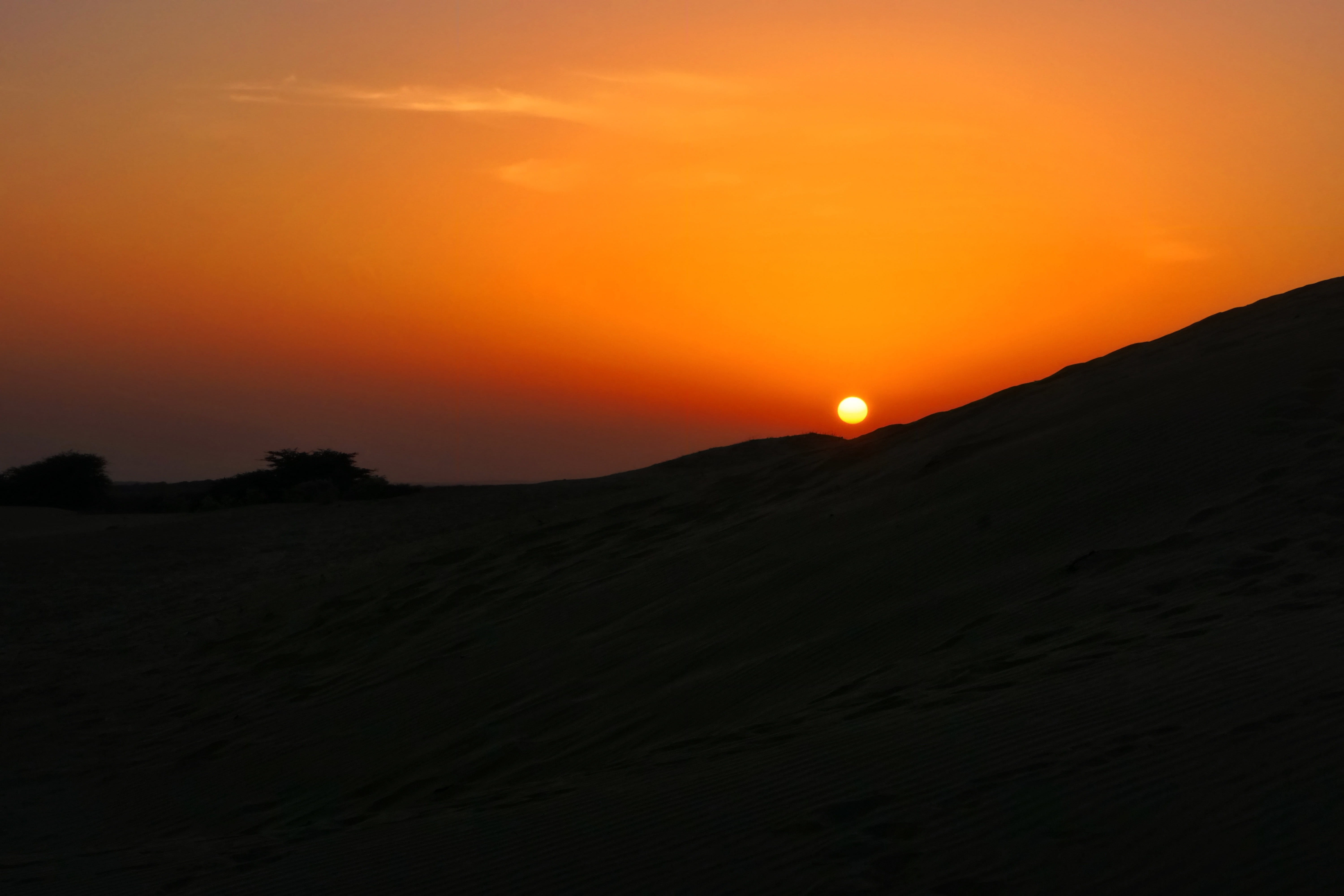 jaisalmer, silhouette, desert, arid climate, scenics - nature, sky, nature, sunset, india, light, abendstimmung, 5K, mountain, non-urban scene, environment, HD Wallpaper